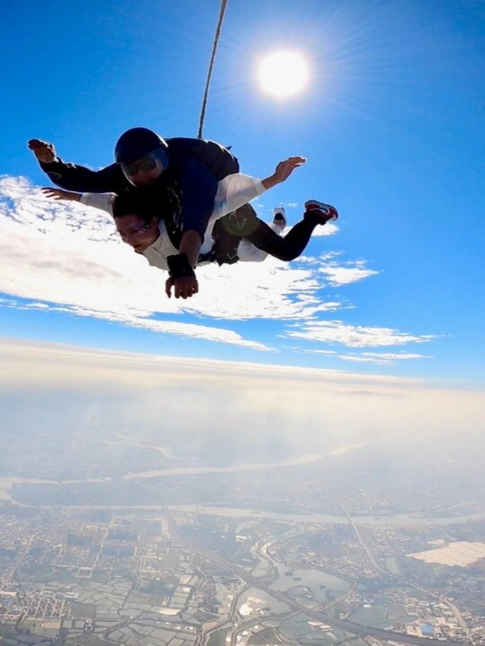 第一次跳伞可以单人跳吗71|跳伞小科普98 9799为什么我不能