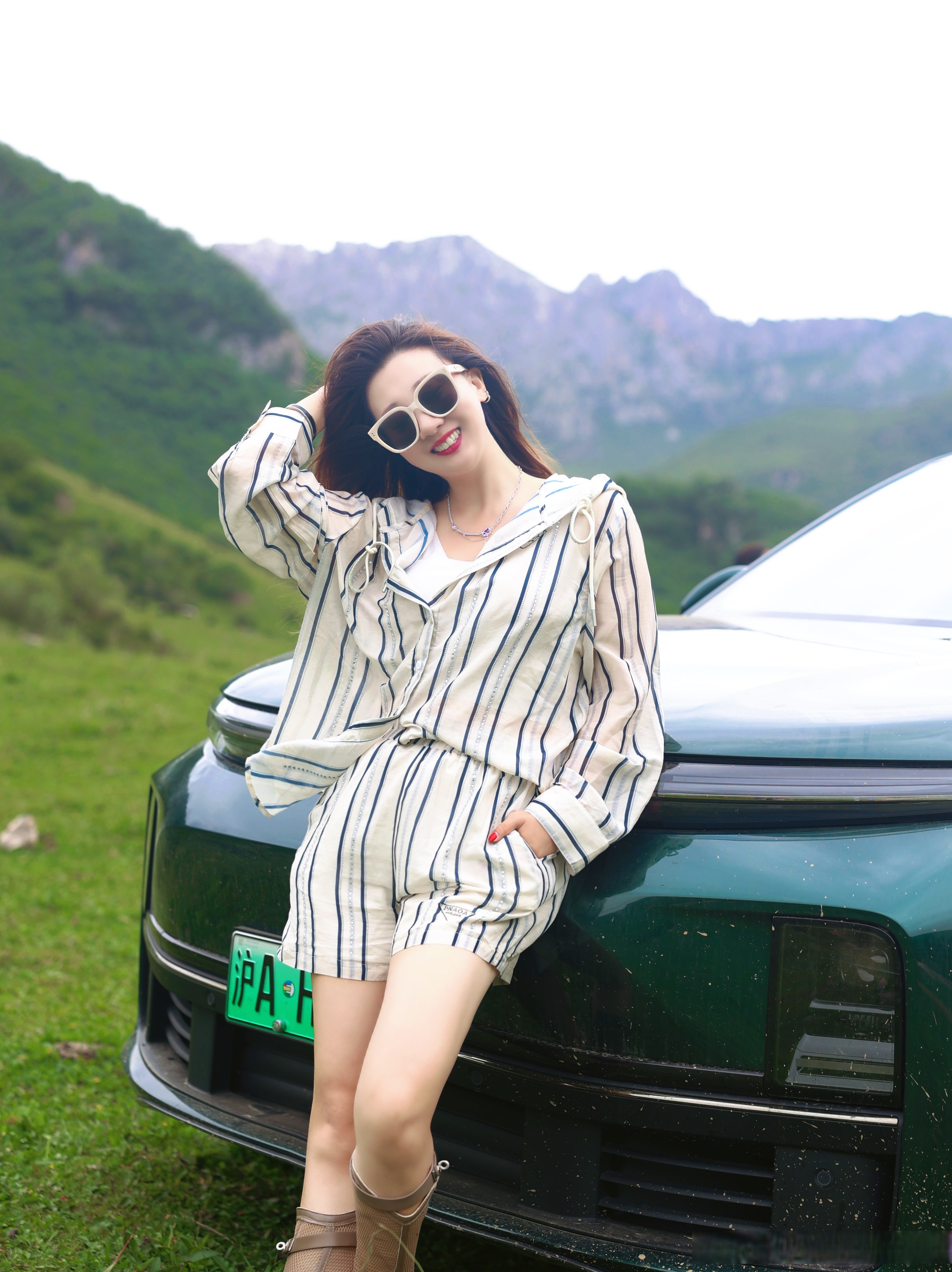 如果理想有模样 那是远山与青草的相望 自驾便是找寻
