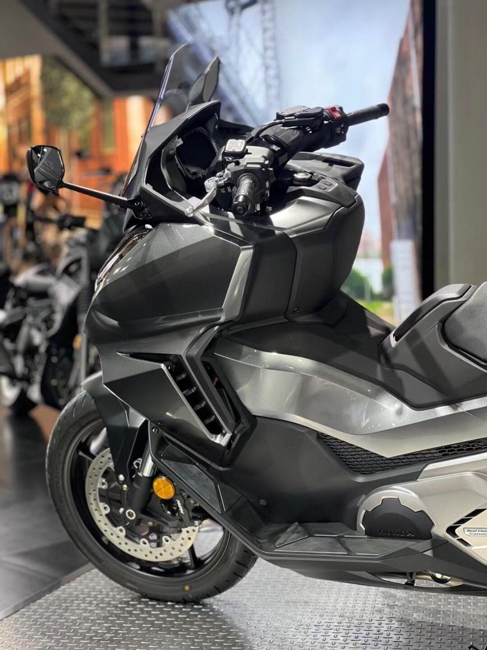 本田佛沙750 23本田佛沙750,整车日本原装进口,配备750cc水冷双缸