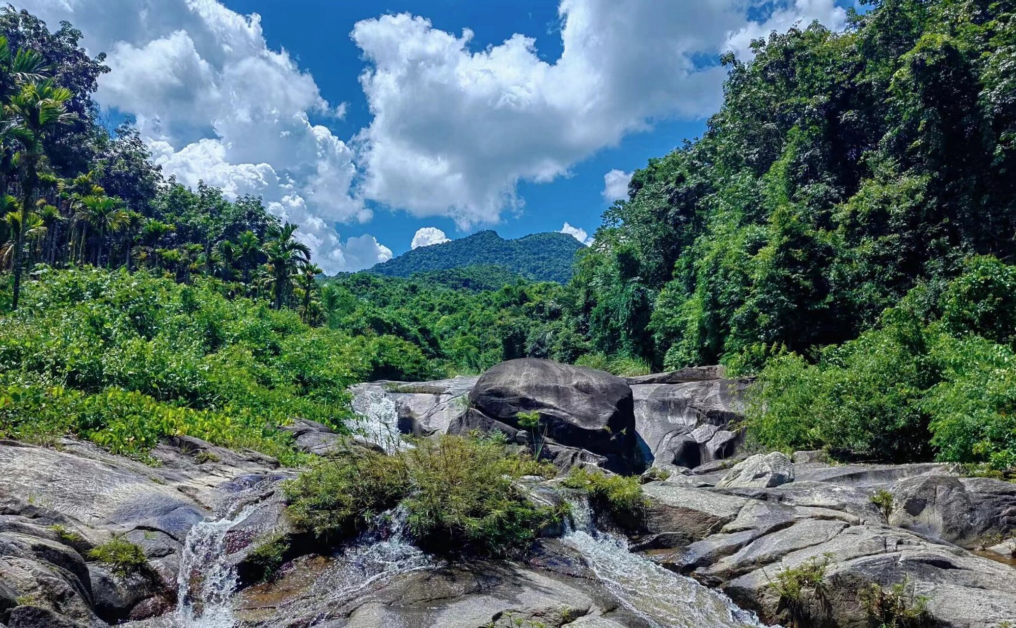 溯溪第四期～琼中七步水 位置:琼中·南茂岭七步水瀑布.