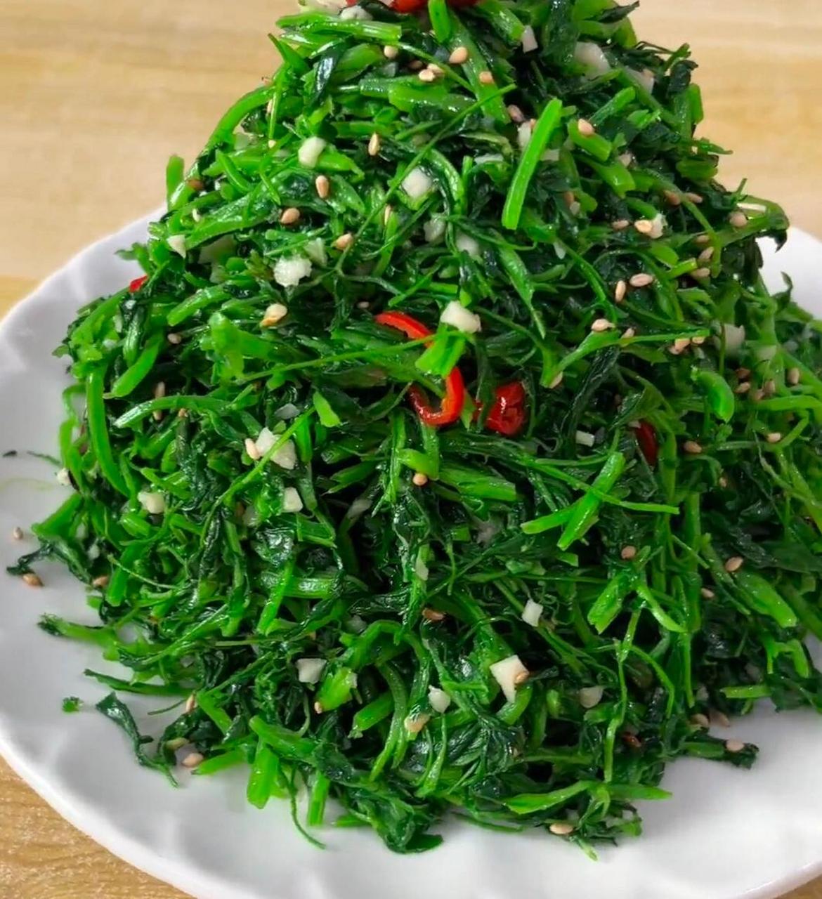 口感滋补的美食——凉拌苜蓿草!