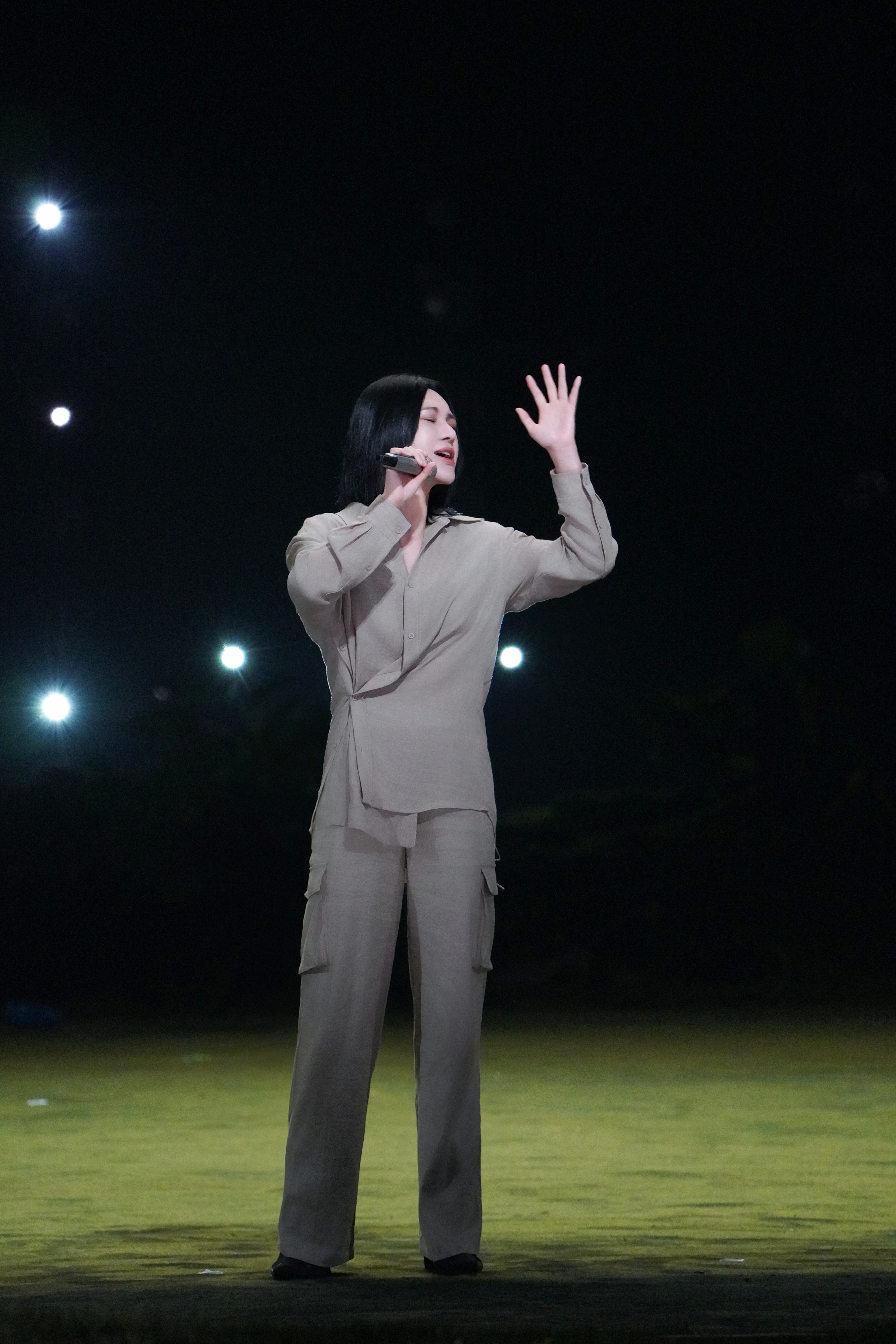 今晚19点,年度乘风席位抢先直播夜,我们一起聆听关于《爱》的声音
