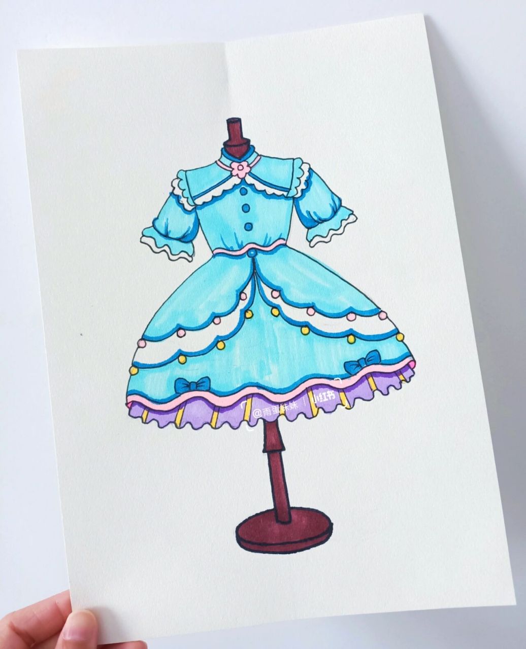 少儿童创意设计画一个漂亮的美少女公主裙