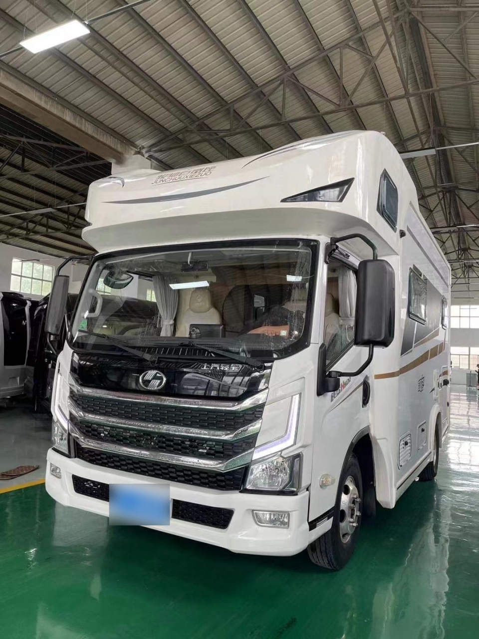 最新到店:22年1月上牌骏驰上汽轻卡h500房车,2.