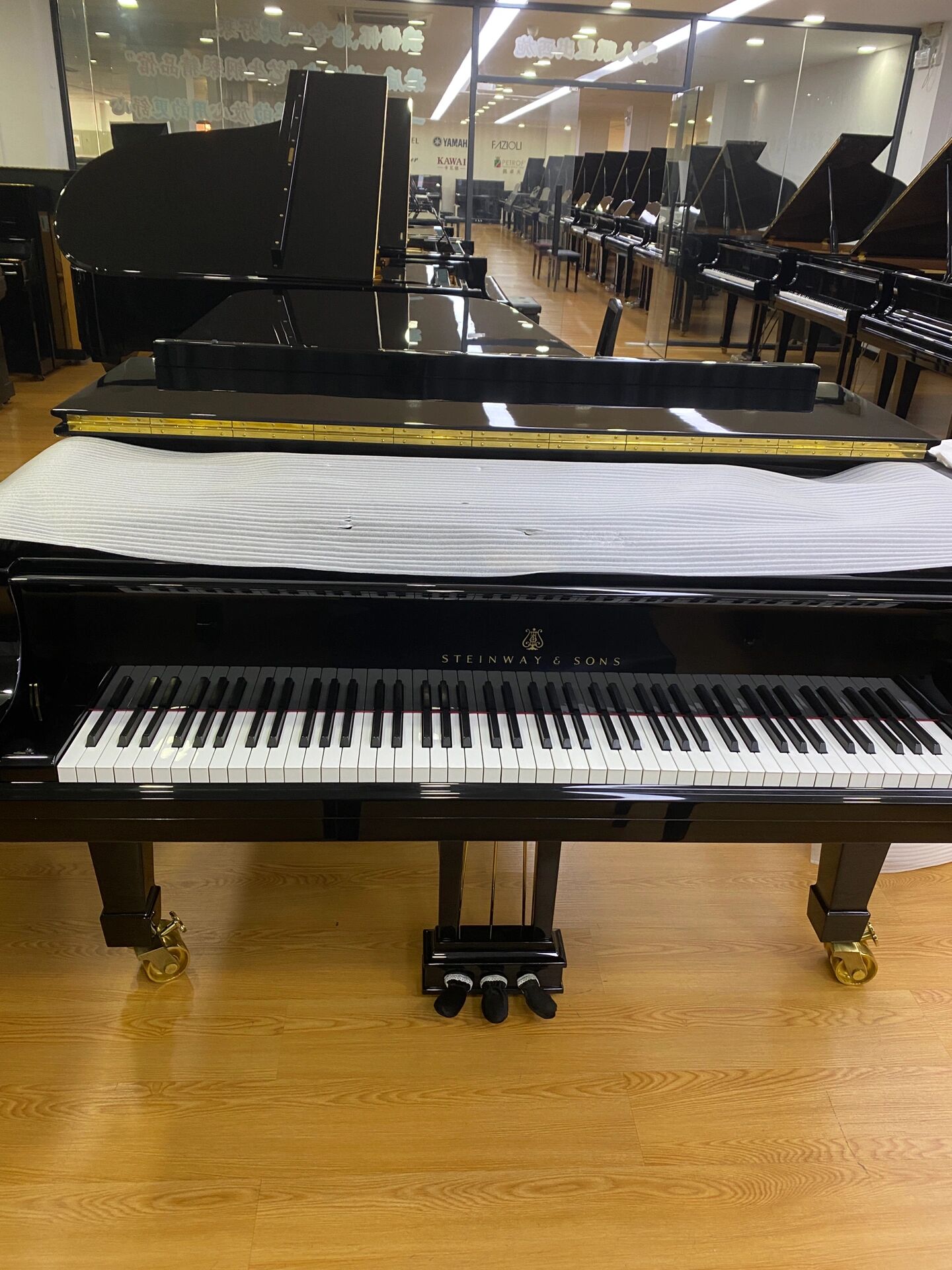 德国施坦威d274大九尺三角钢琴打包送货 这架典雅尊贵的斯坦威d型三角