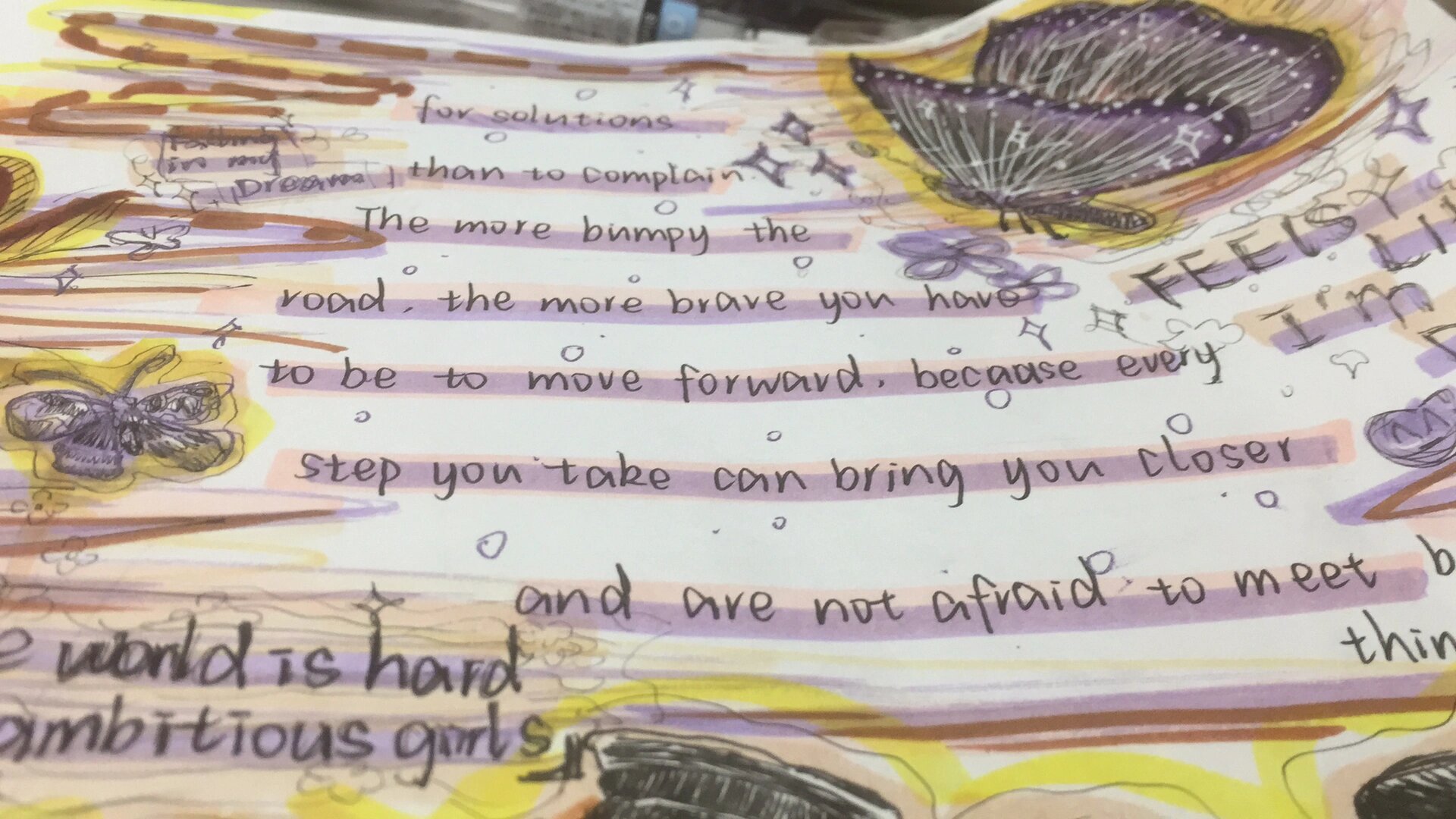 花里胡哨的小妇人手抄报