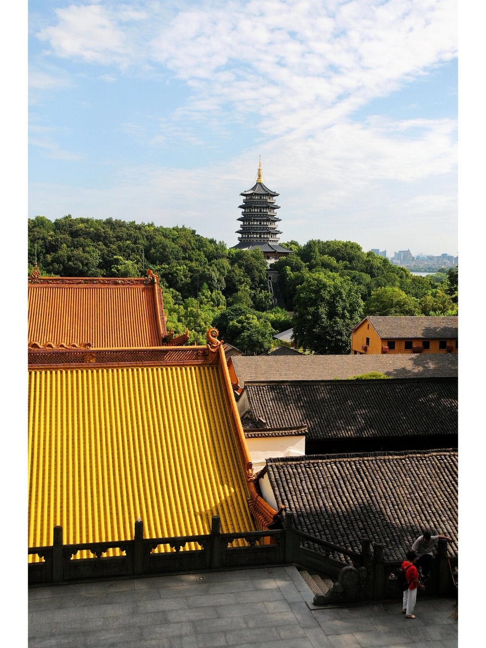 杭州生活:在净寺体会禅意佛心     昨天阳光甚好,上午去杭州净寺一游.