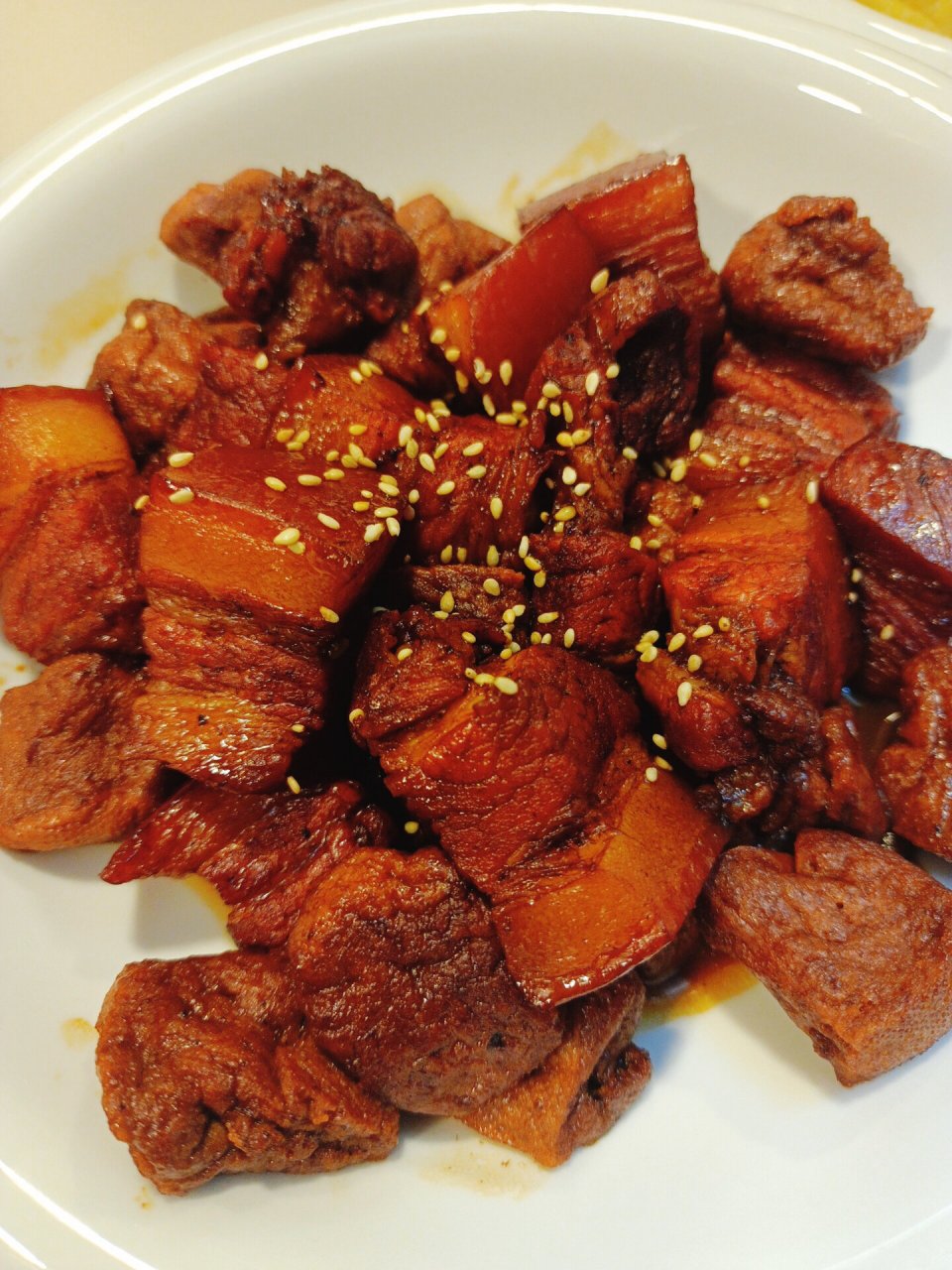 家常菜:油豆腐烧红烧肉 别穿白衣服!