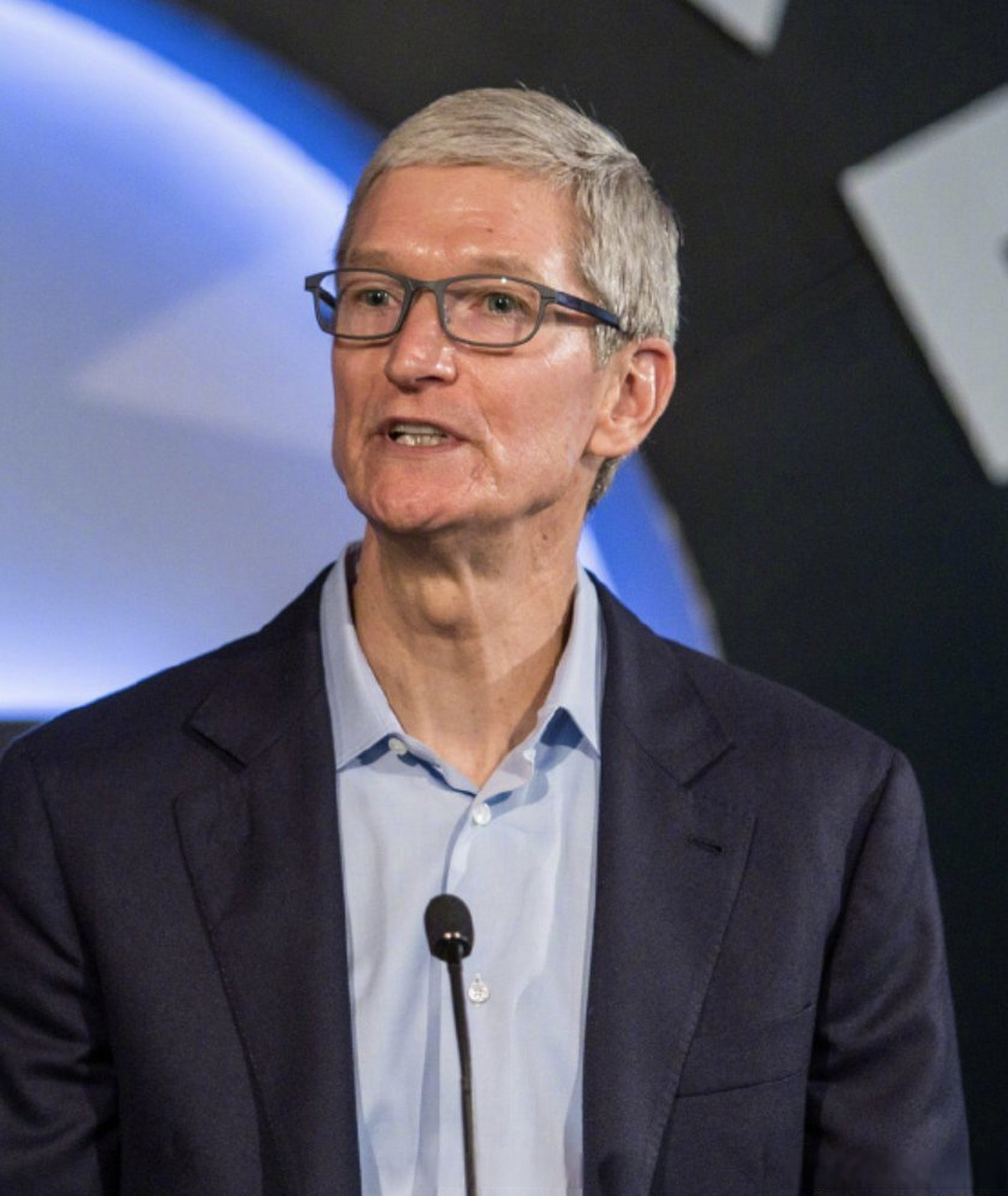 库克总薪较前年缩水超3500万美元# 厨子挣的还少吗?