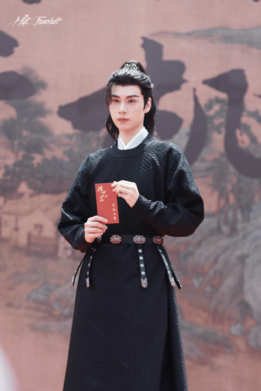 胡一天惜花芷开机路透#  【230516顾晏惜开机】 今天的古装美貌也