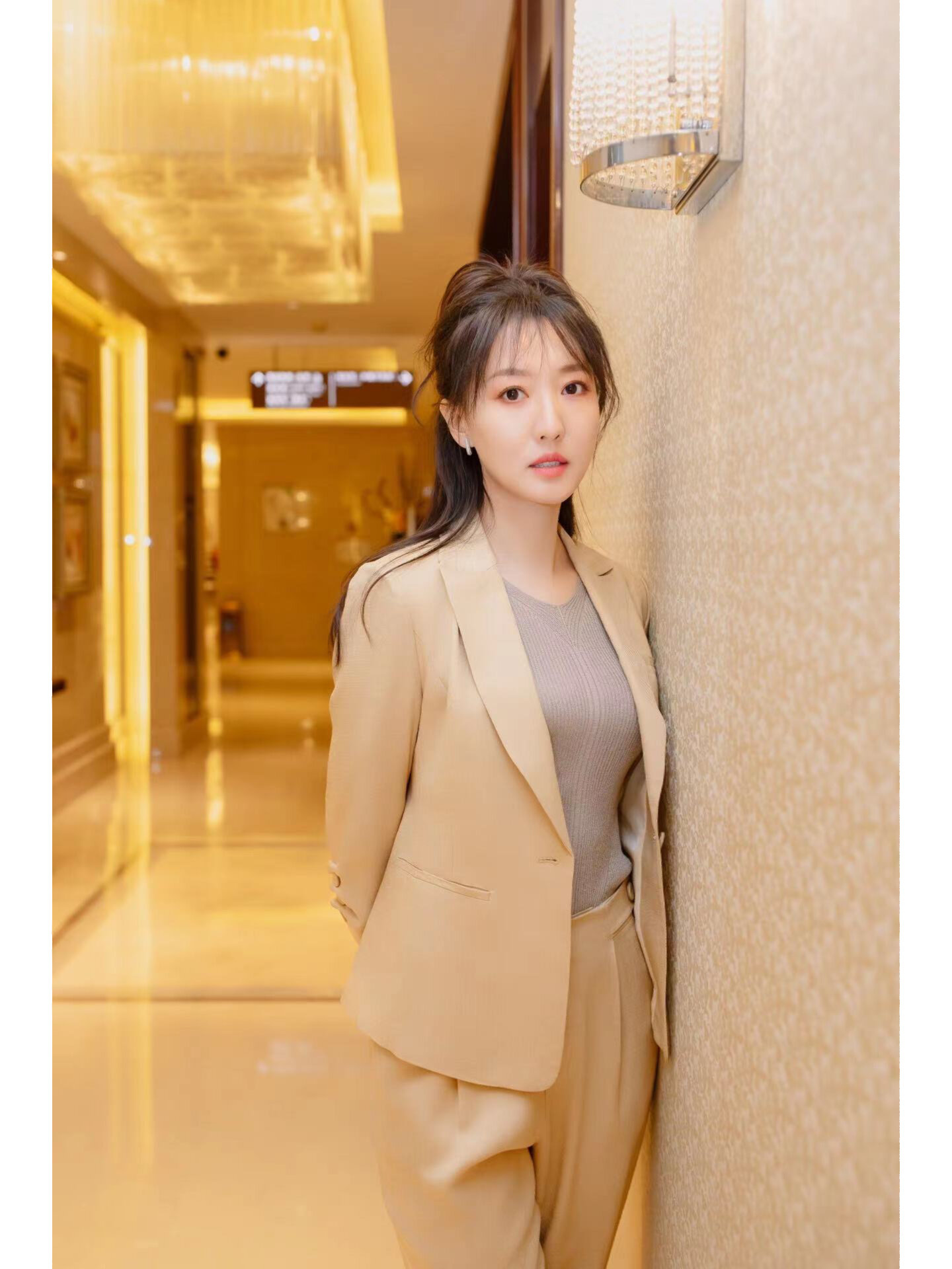 buoubuou | 山西卫视主持张靓婧 换一身氧气感穿着愉悦身心 在治愈