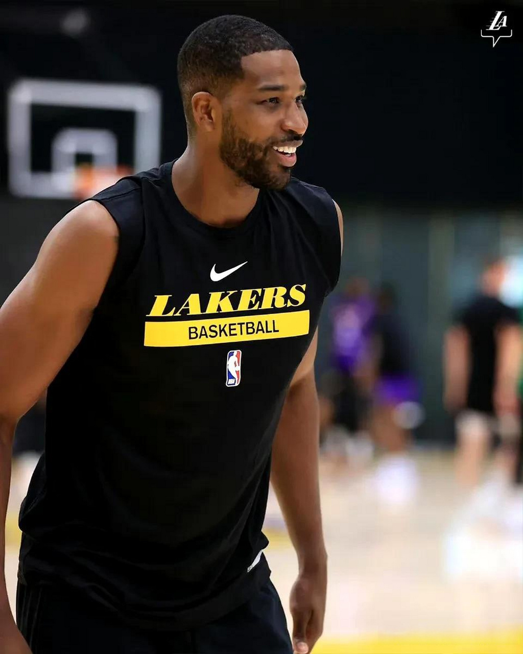 tt汤普森加盟湖人本赛季合同为16700美元,至少能为湖人出战两场比赛