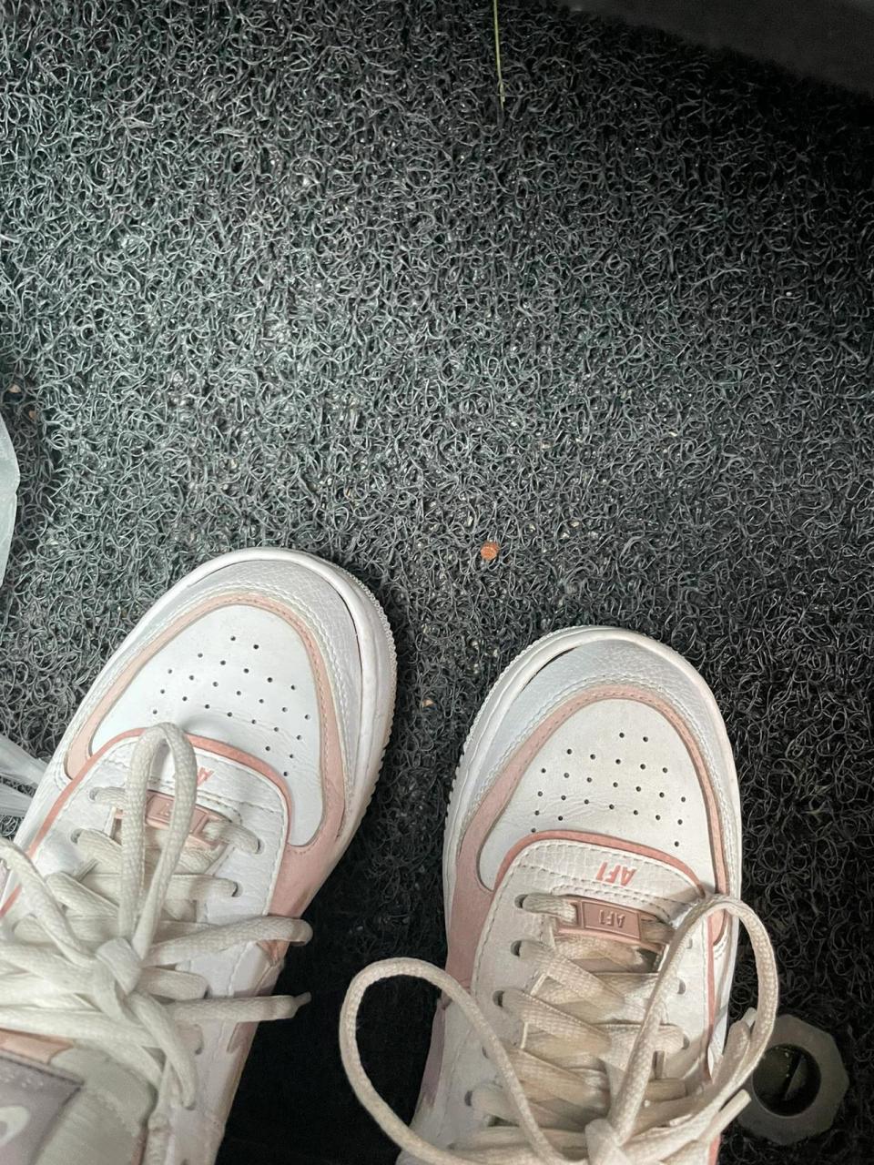 nike开胶了,求好用的胶水 nike开胶了,求好用的胶水