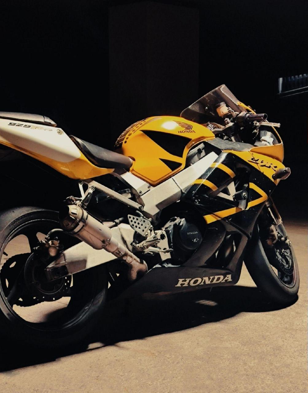 最有古老赛车气息公升车年代.罗西本田年代 罗西46 修车那点事