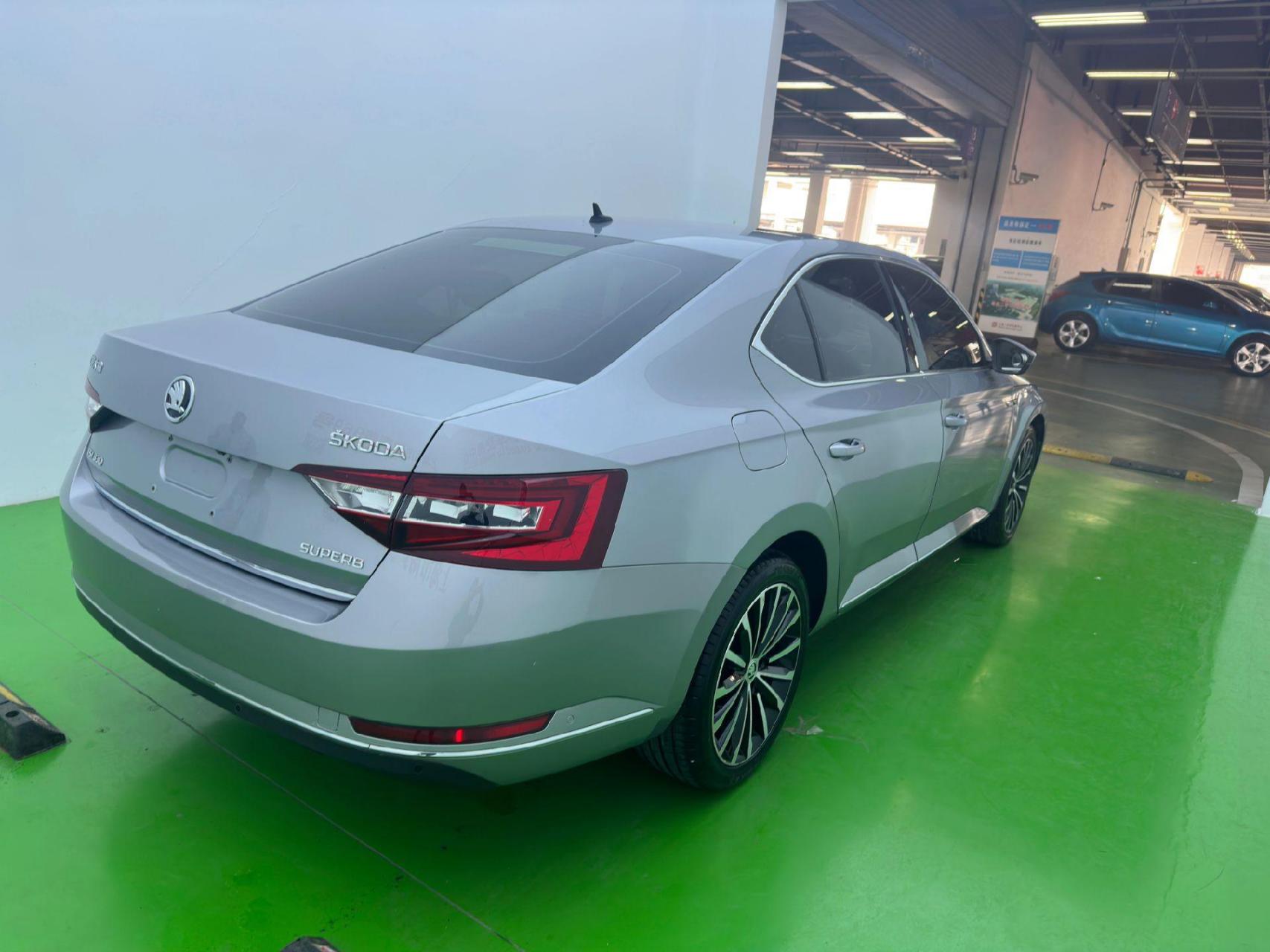 斯柯达速派tsi330图片