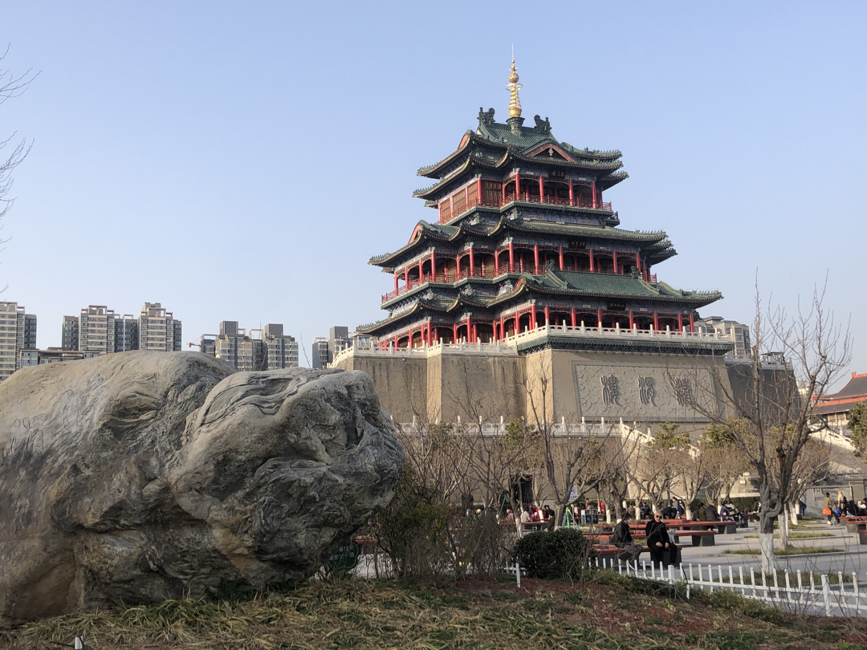 骑单车来回390清渭楼:作为古都咸阳兴衰发展的历史见证和标志性建筑