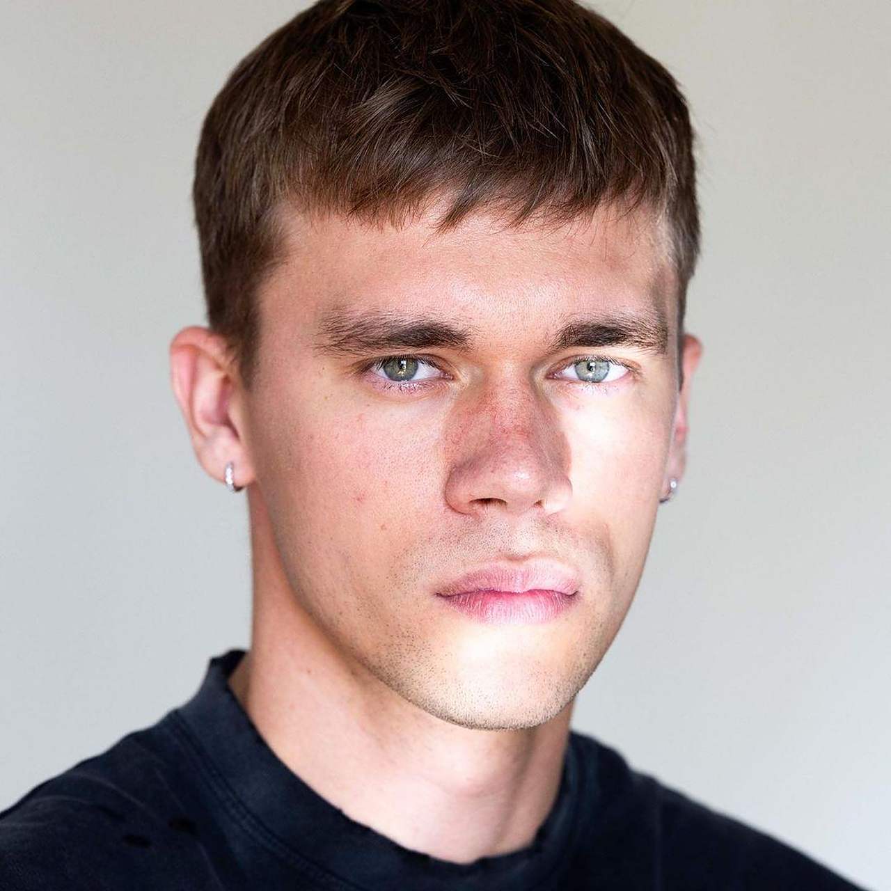 俄罗斯男星出演《名校风暴》,有点像嘎嘎香塔子哥!