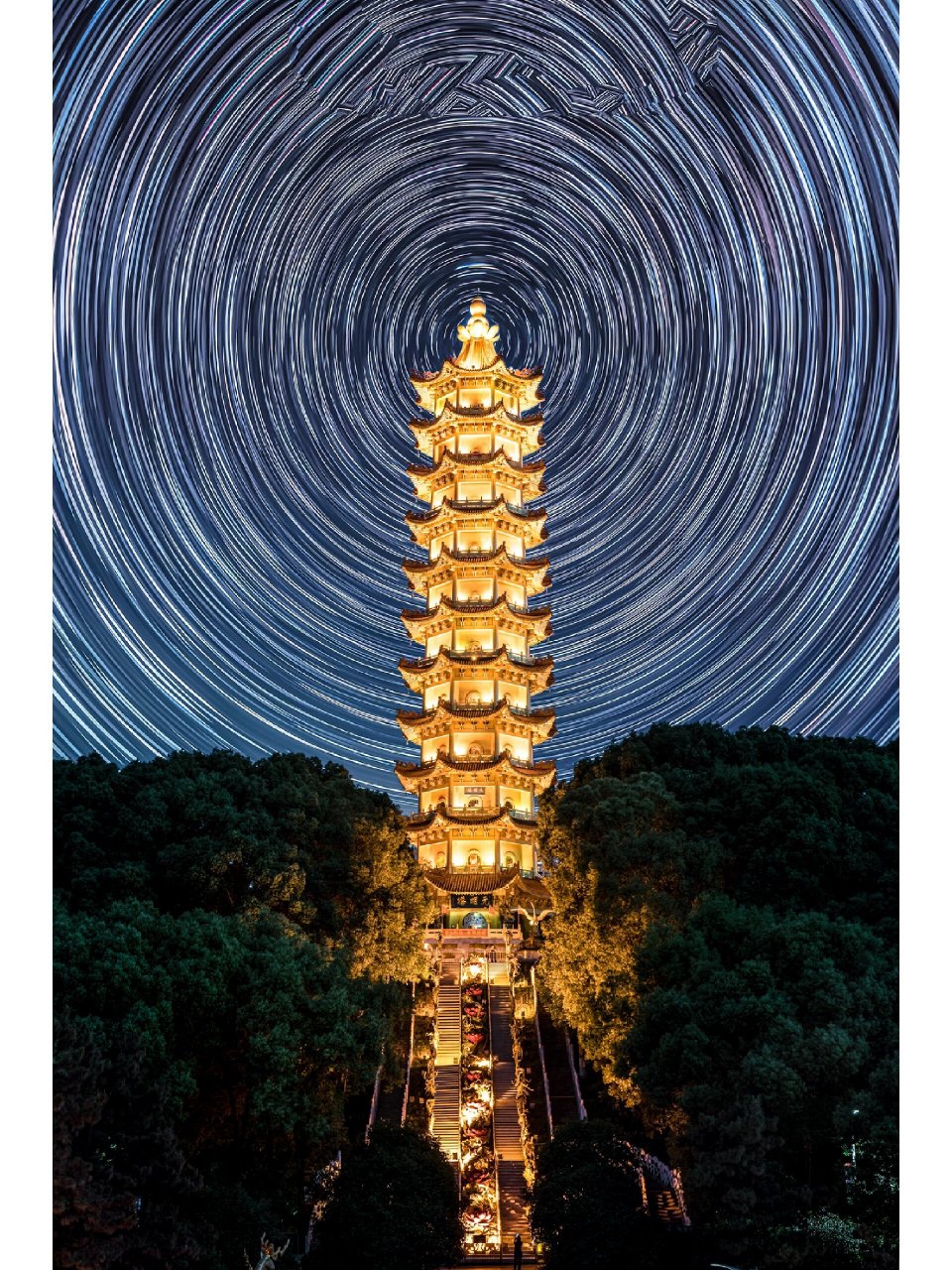 鄂州/通体琉璃金宝塔-元明塔 鄂州莲花山公园元明塔虽说是现代建筑?