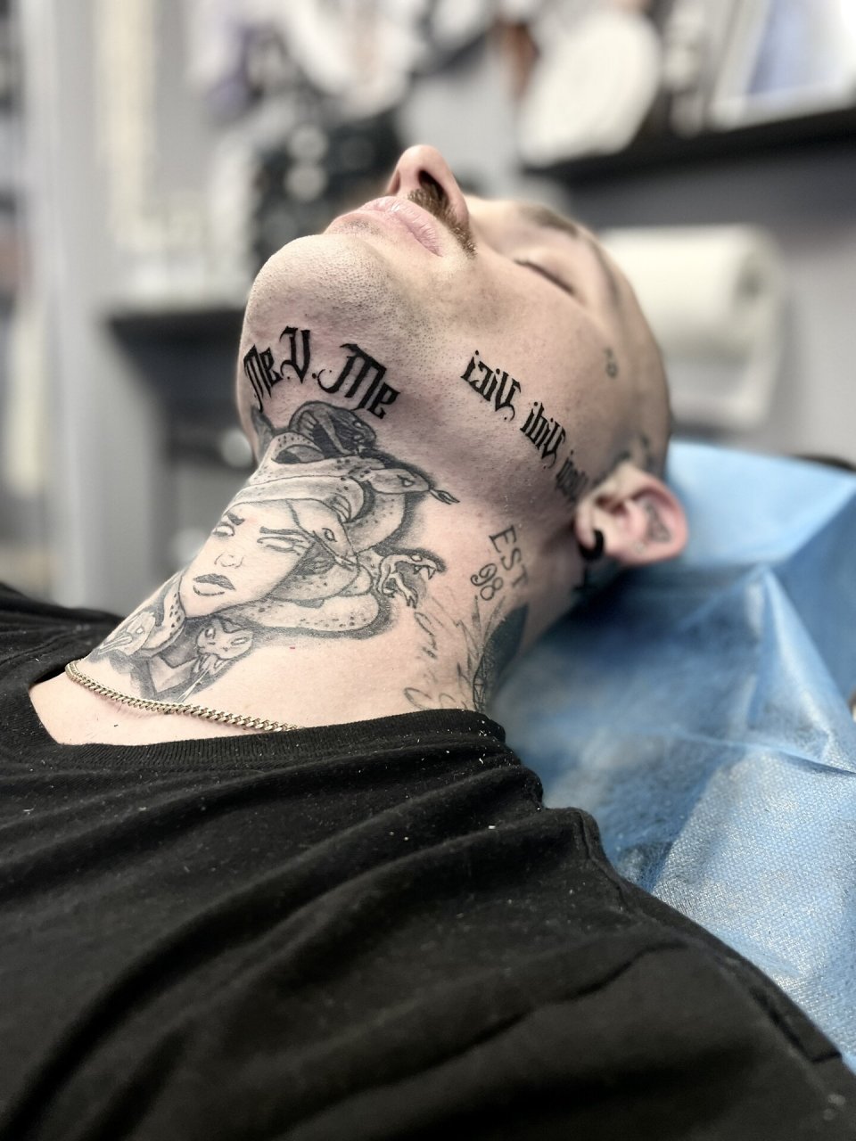 脸部纹身|美国费城纹身 作为一位纹身爱好者,真的是都不够纹了!