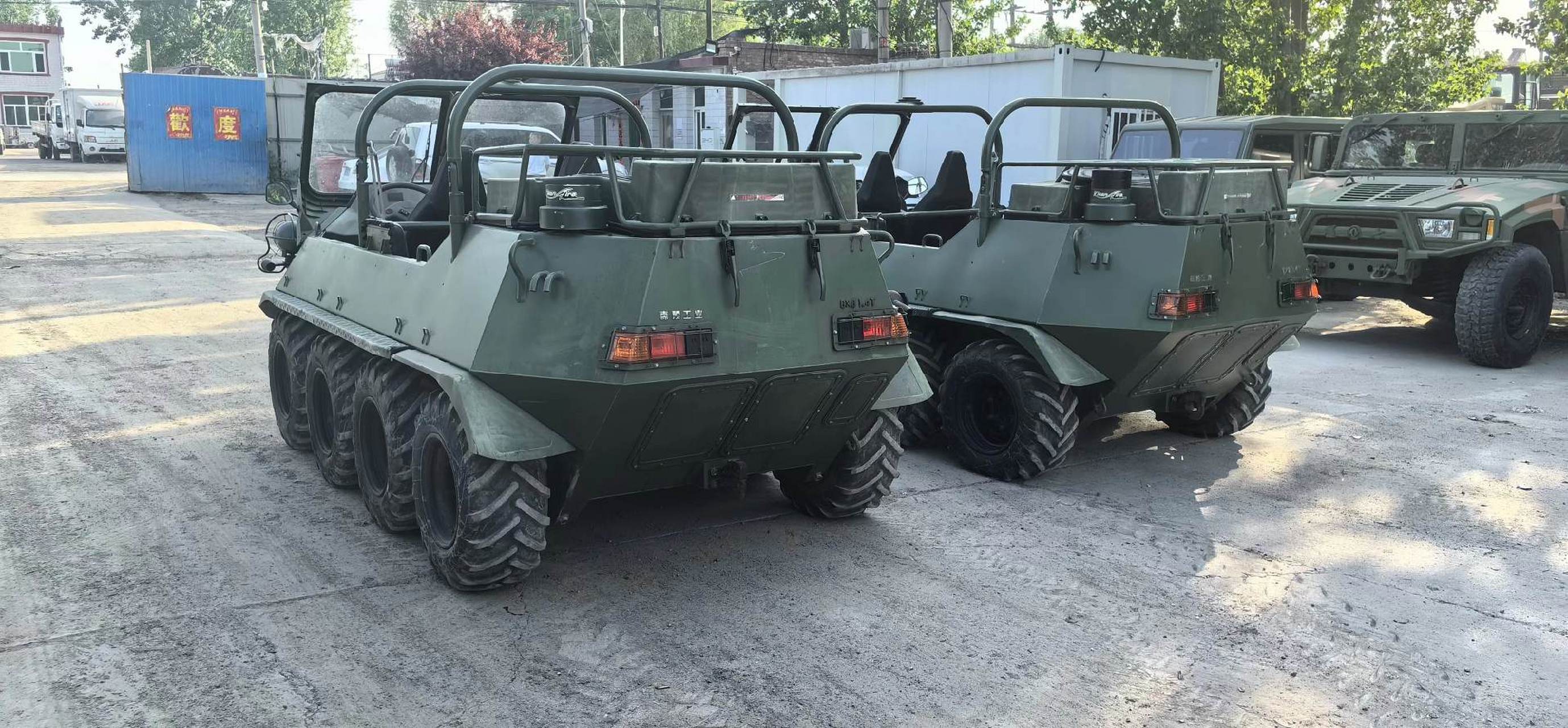 山猫八驱全地形 水路两栖 全车原版 四缸柴油发动机1.