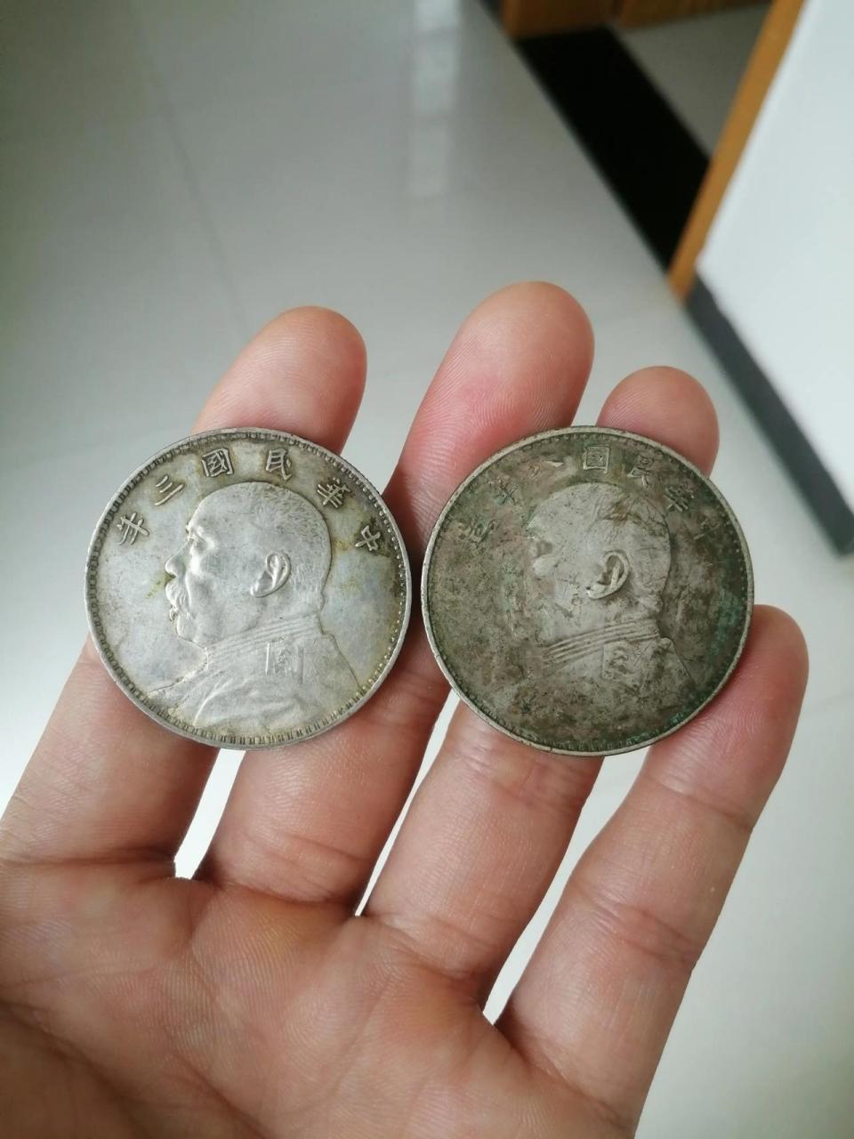 我家那些事手里的几枚银圆,有懂的朋友吗?