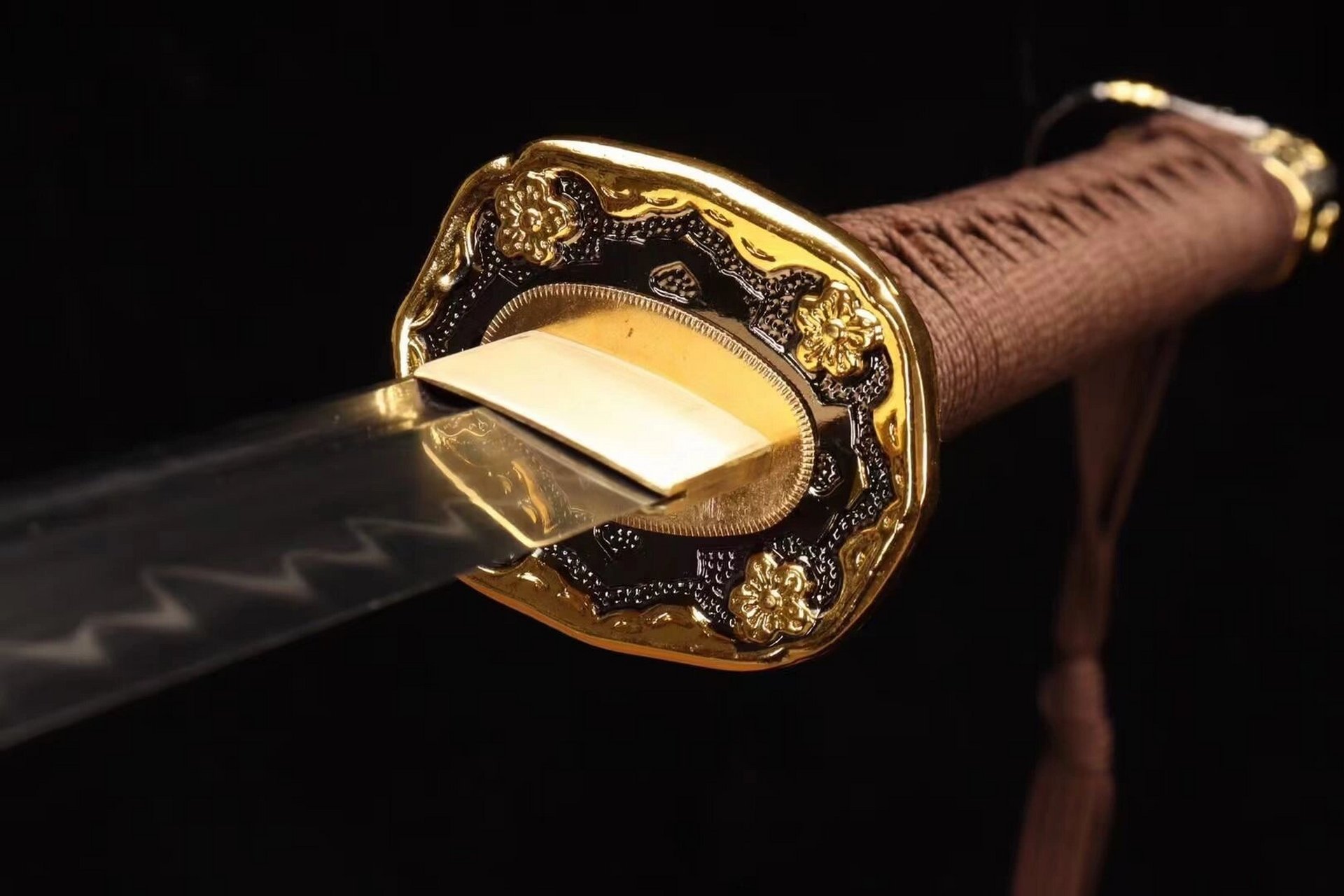 【武士军战】日本98式军佐官刀 26寸实木皮鞘t10全钢覆土烧刃 特点