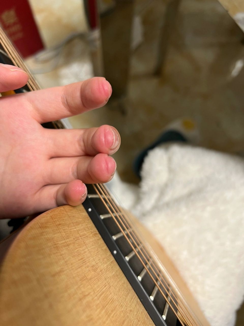 小白学吉他,痛并快乐着,每天练习1~2小时,手指又粗又短是真的烦!