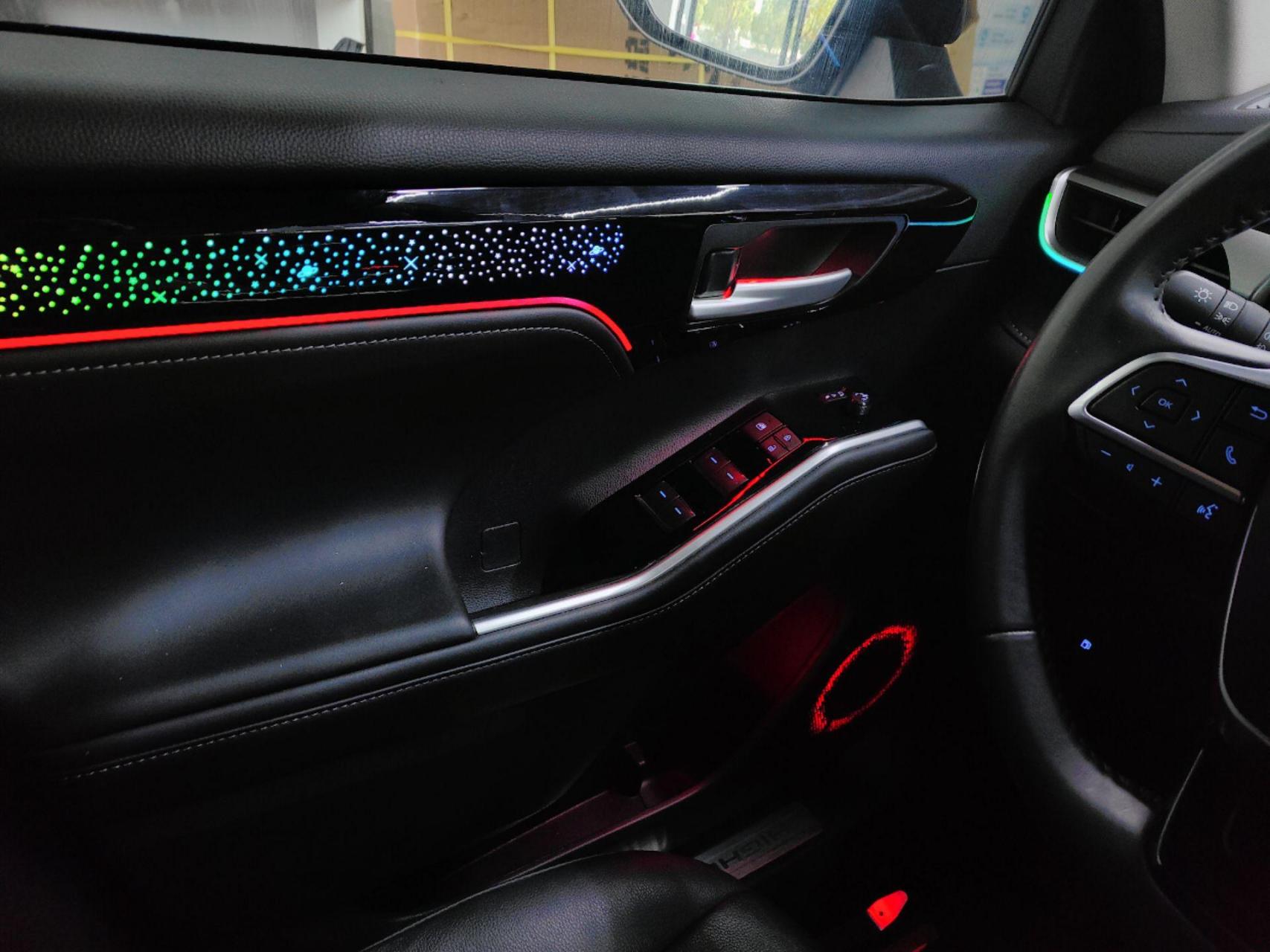 丰田汉兰达星空饰板氛围灯