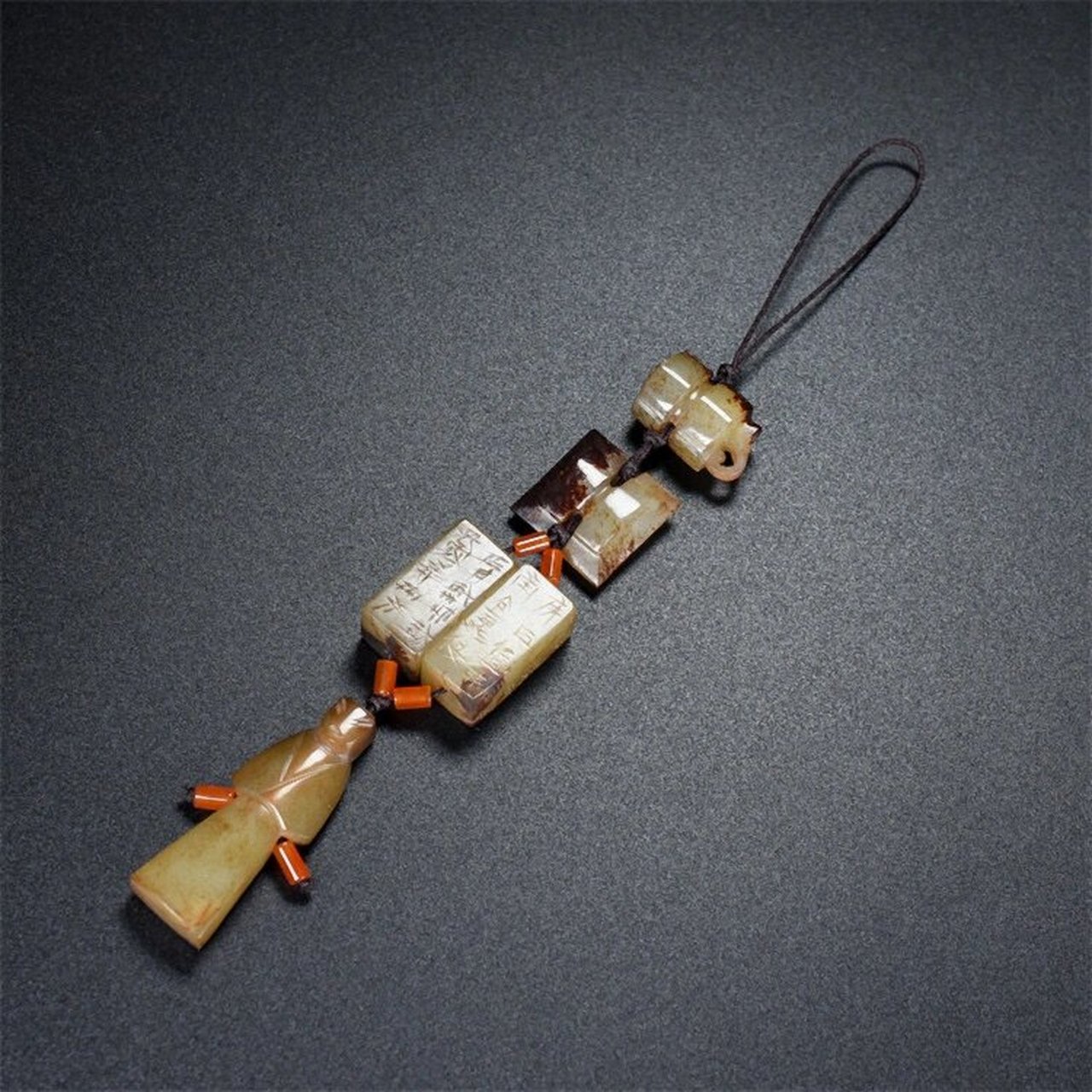 和田玉 刚卯严卯 司南佩 工字佩 翁仲 玉人组合挂件,玉质细腻,包浆油