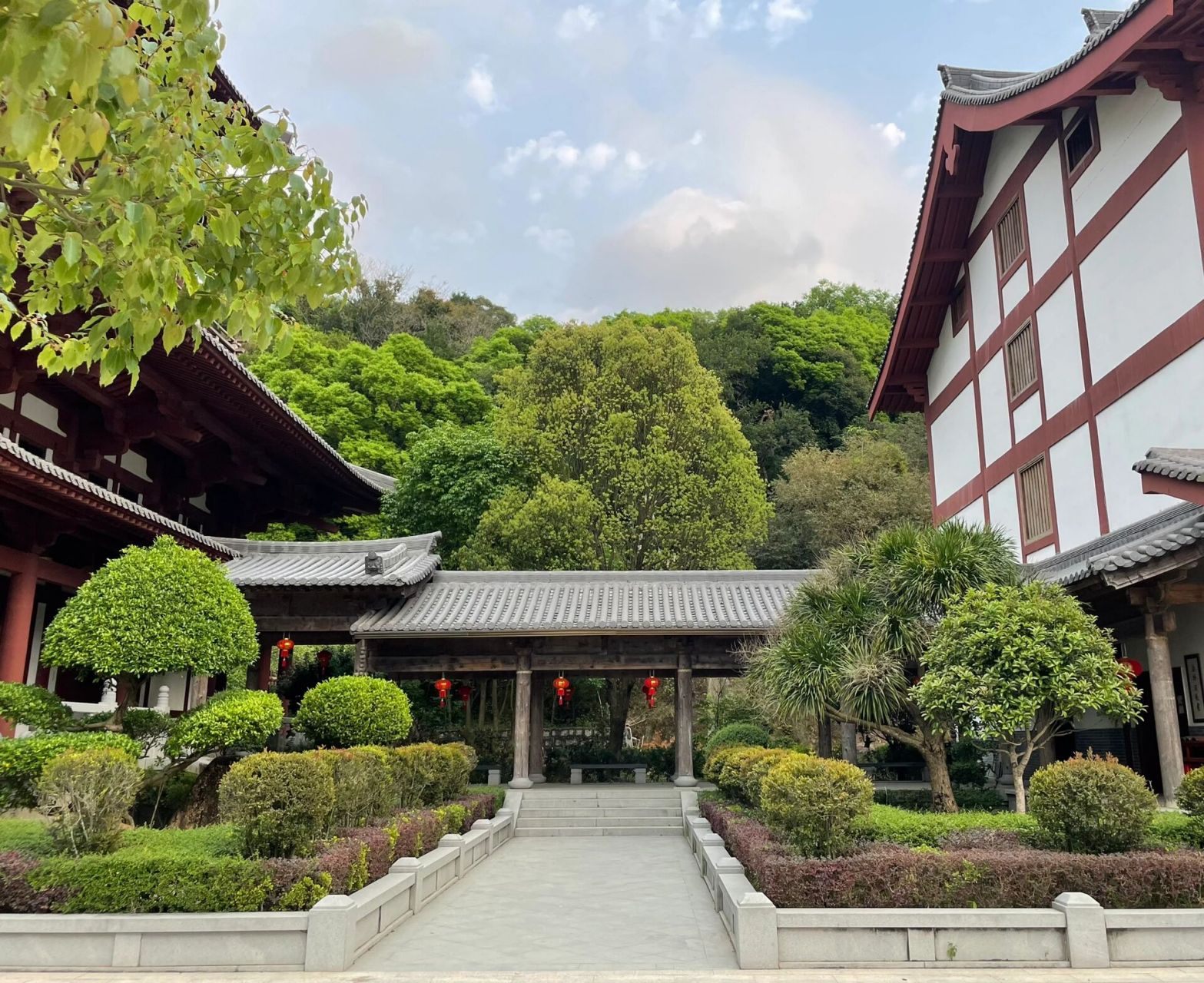 宣传一下家乡普宁的好去处(一) 【普宁花古岩寺】 清净无人,入目之处