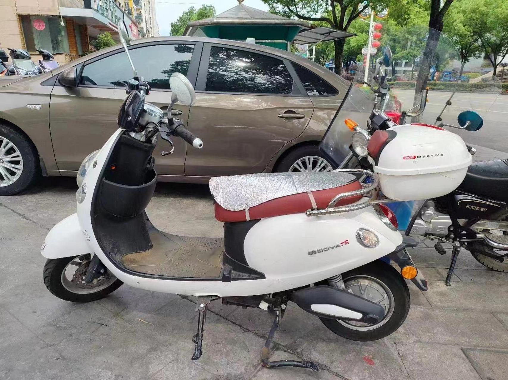 精品爬坡王二手倍特电动车 跑了四千公里,72伏 去年换的电瓶 ,新车