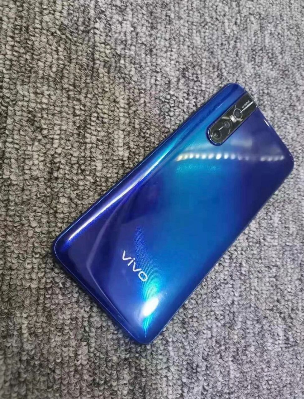 vivo s1 pro 638元 95新 vivo s1 pro(4g)6 256升降摄像   钟情蓝