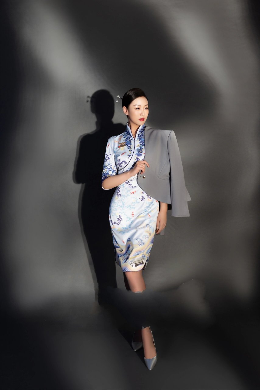 "我自风情万种"海航空姐制服真的好美好美 除了常见的海航旗袍制服外