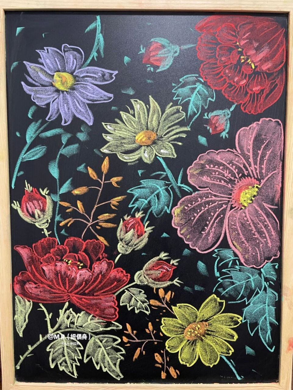 粉笔画 花 还是更新一个吧 腰疼腿疼 浑身都疼 #粉笔画# #黑板报素材