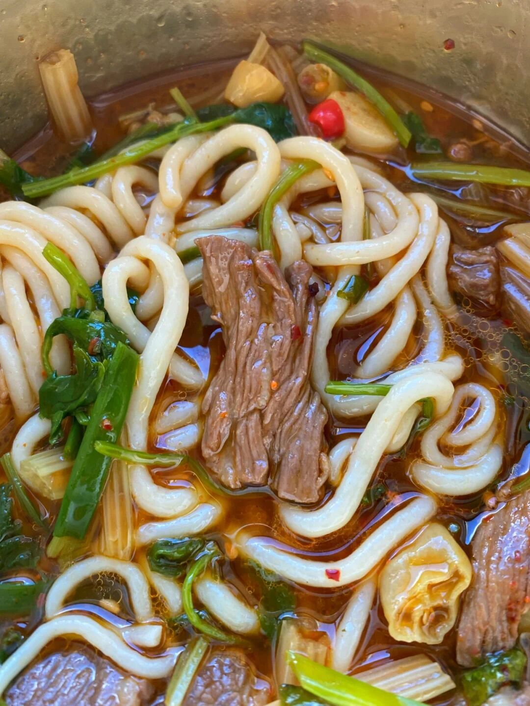 减脂人可以吃的泡椒牛肉米线!吃饱还掉秤!