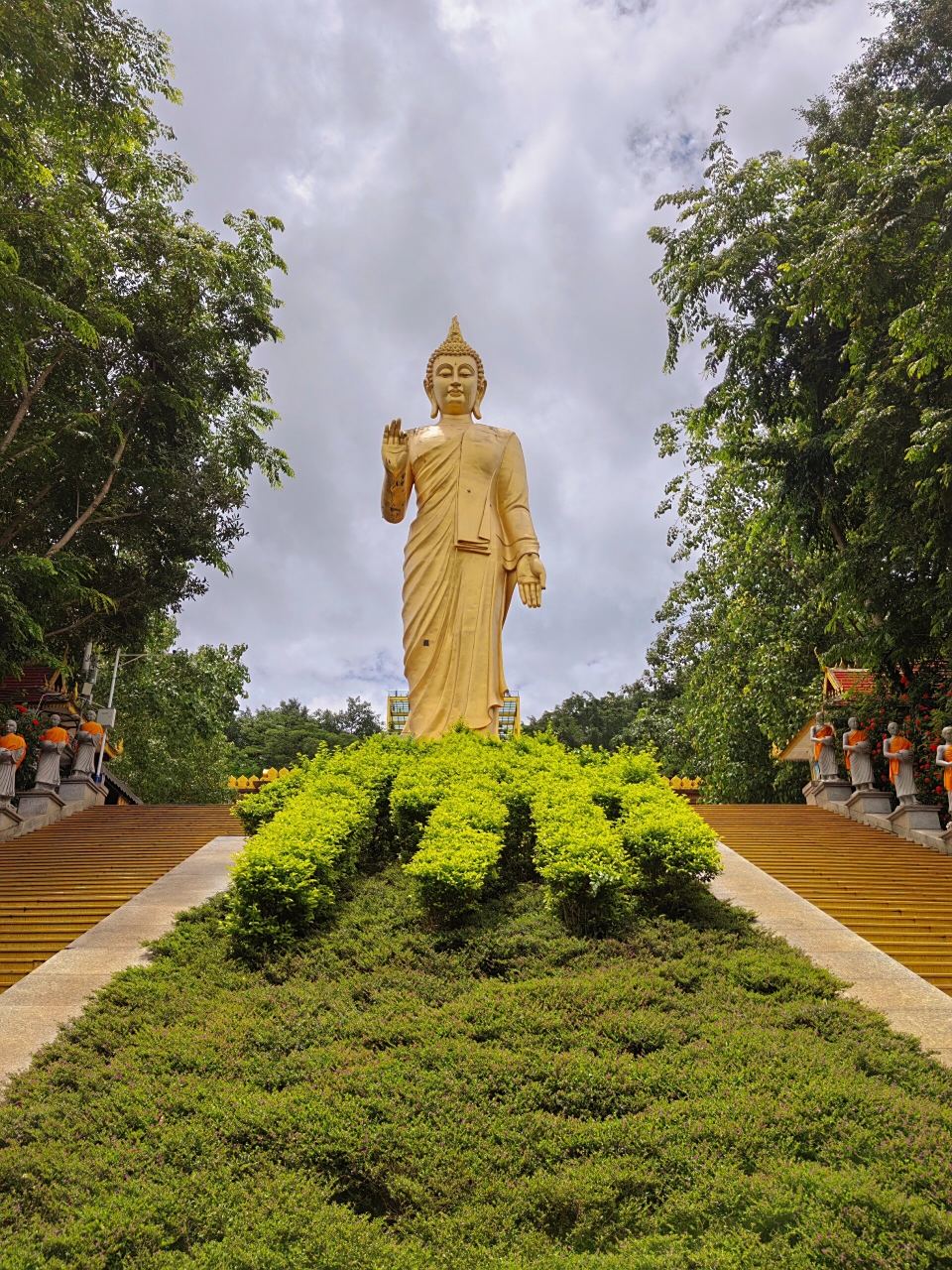 勐泐大佛寺～ 我举高香敬神明 抵我心中意难平