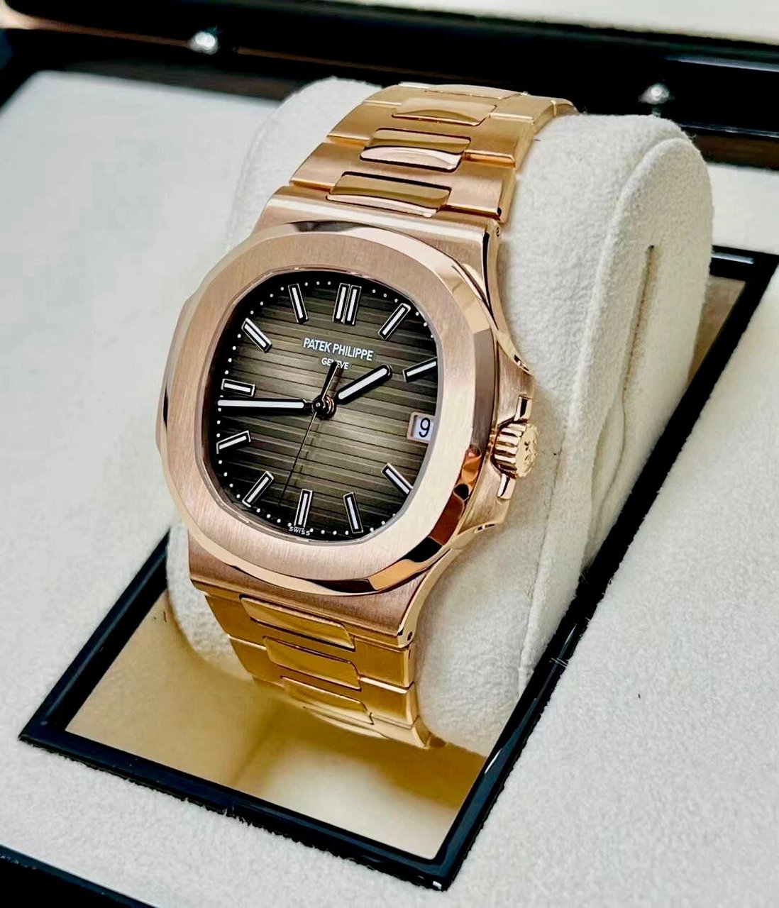 百达翡丽5711/1r-001全金鹦鹉螺