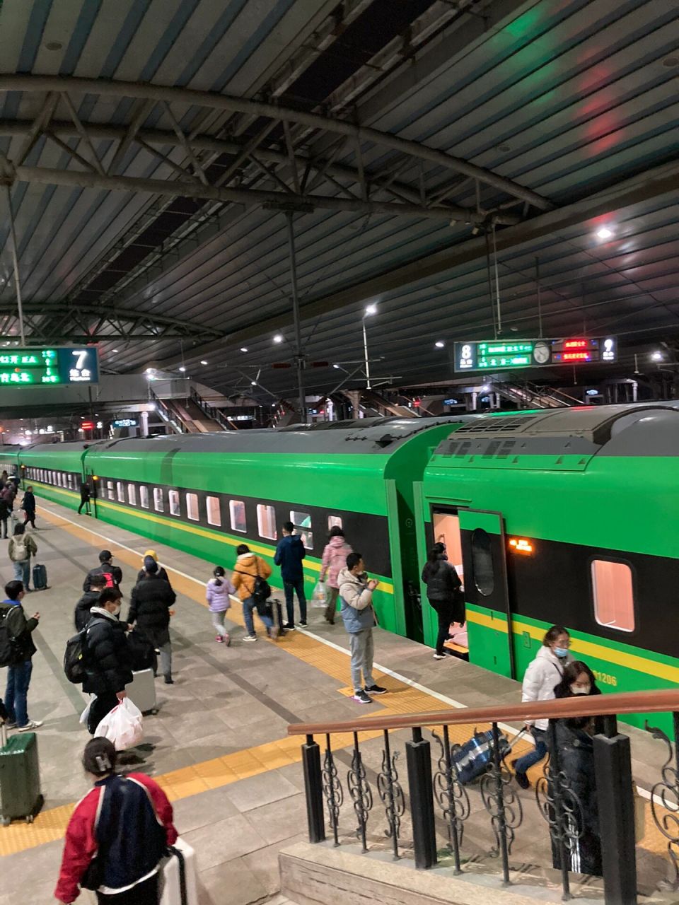 北京到青岛北的动卧d725   	 第一次坐这趟车回青岛,体验真的很棒.