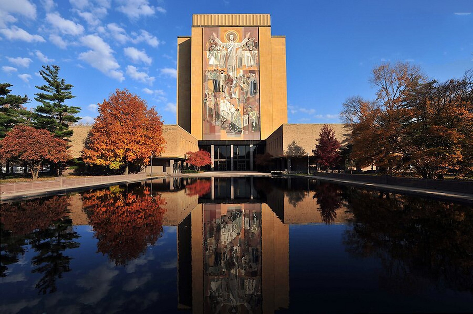 【留学访校】圣母大学 圣母大学(university of notre dame),始建于19