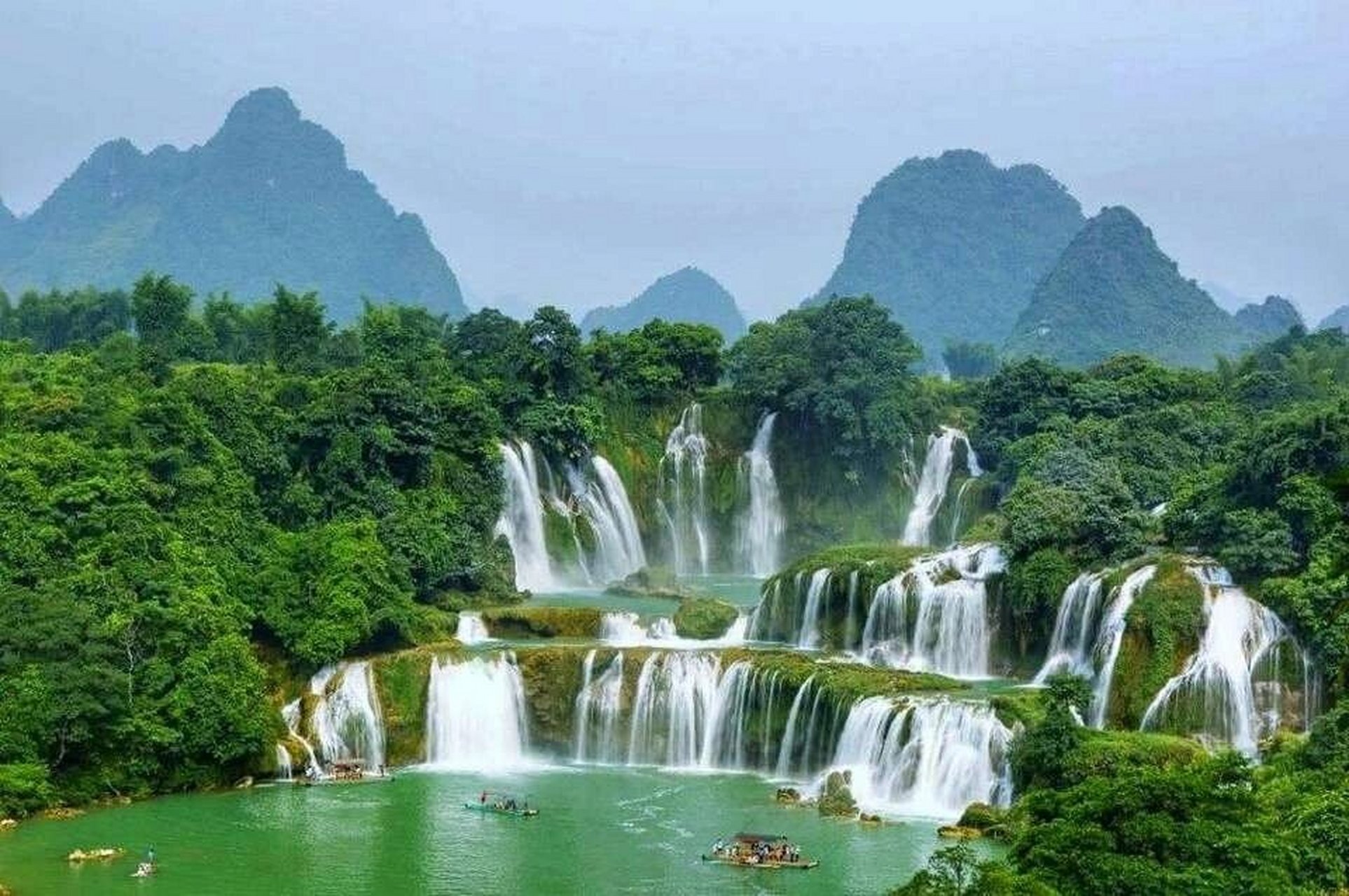广西经典必去之德天跨国大瀑布     德天瀑布入选世界十大瀑布 德天