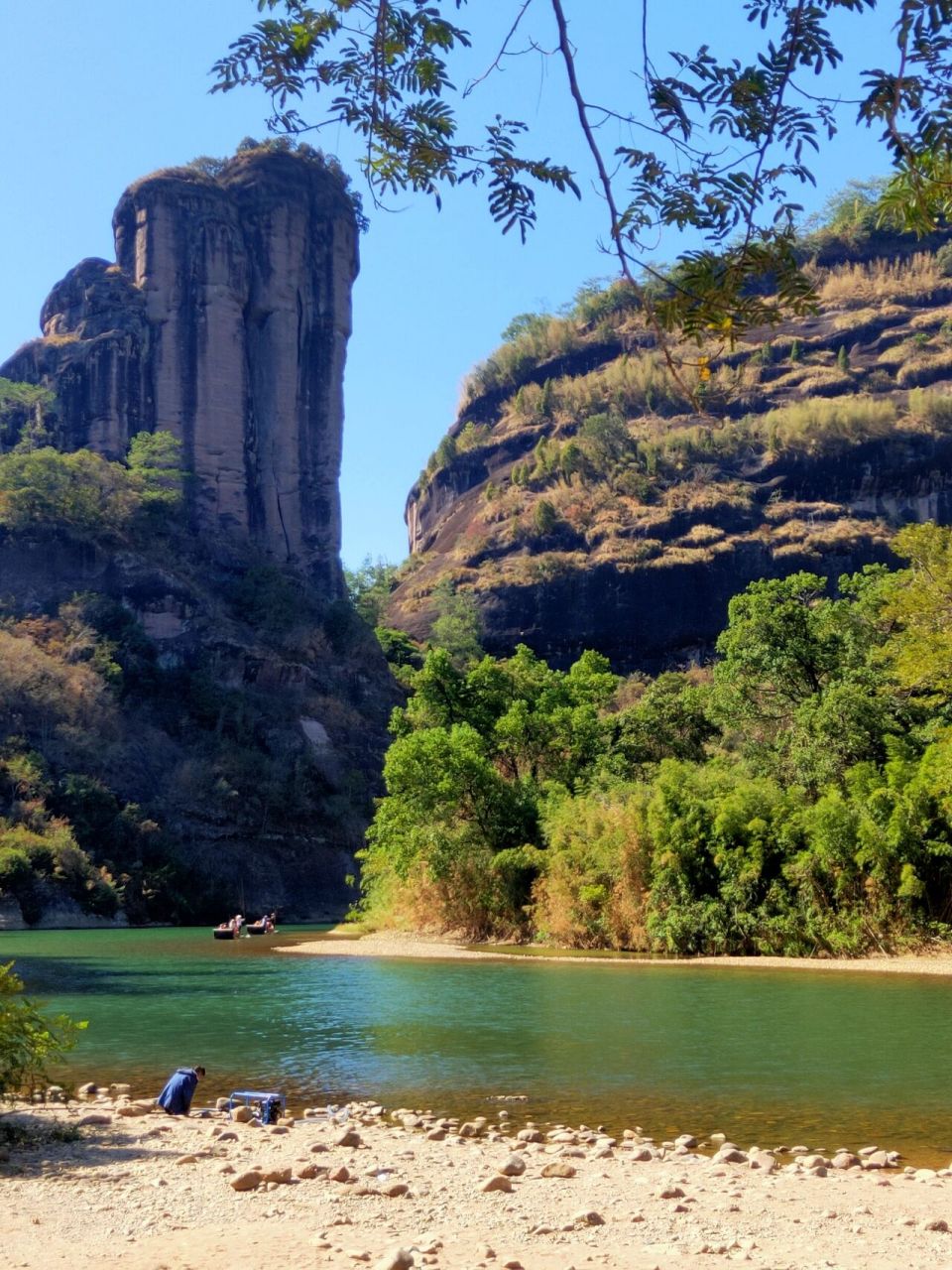 武夷山一日游攻略 去武夷山,早上八点半左右出发,自驾开车到南景区买