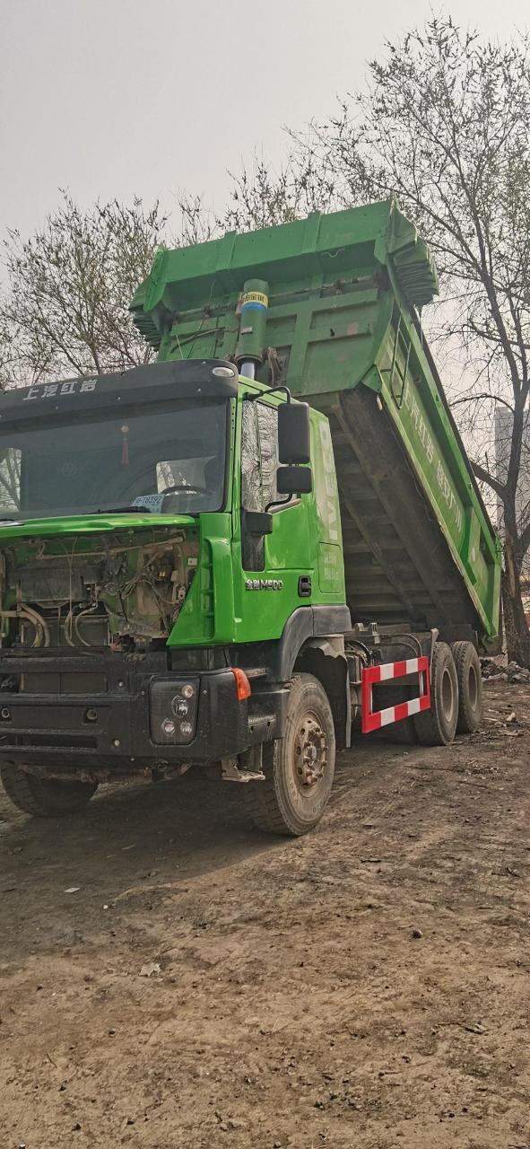 多台国五绿皮后八轮,手续齐全国五后八轮渣土车