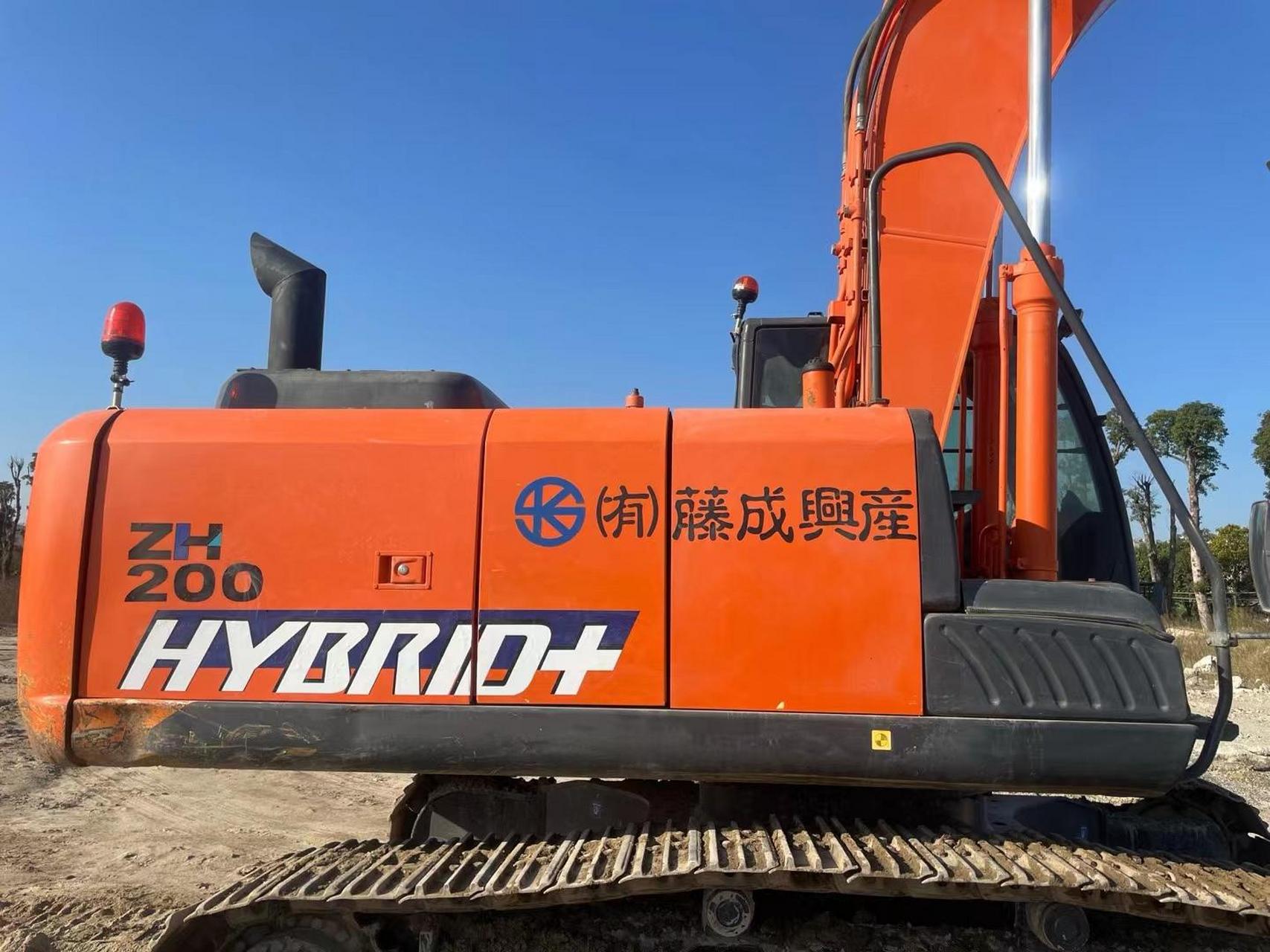 日本9591纯进口18年日立200-5b,高配带原厂炮管,转向阀,带电控