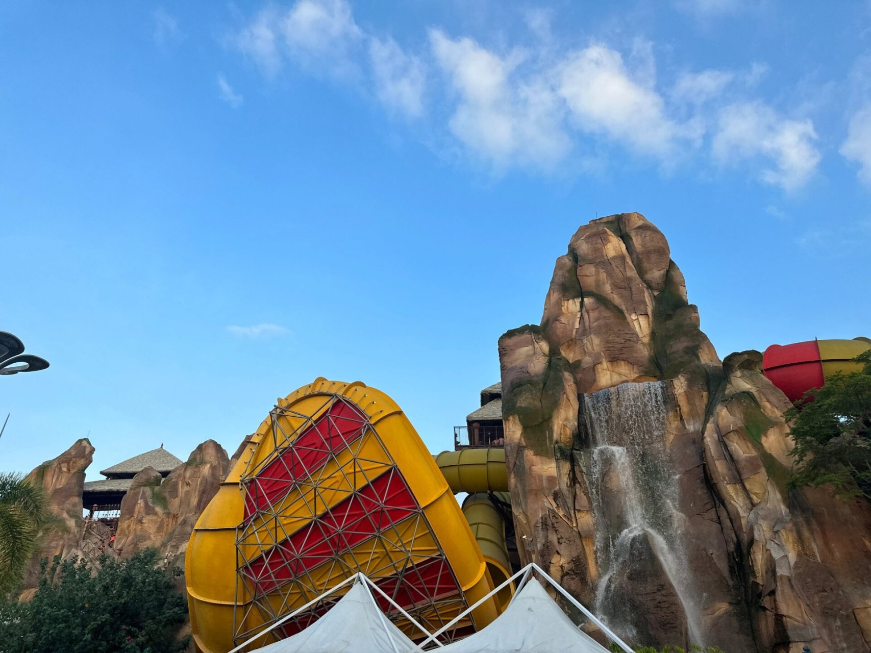 海南海花岛水上乐园|大小朋友都很开心   水上乐园晚上7点停止检票,8