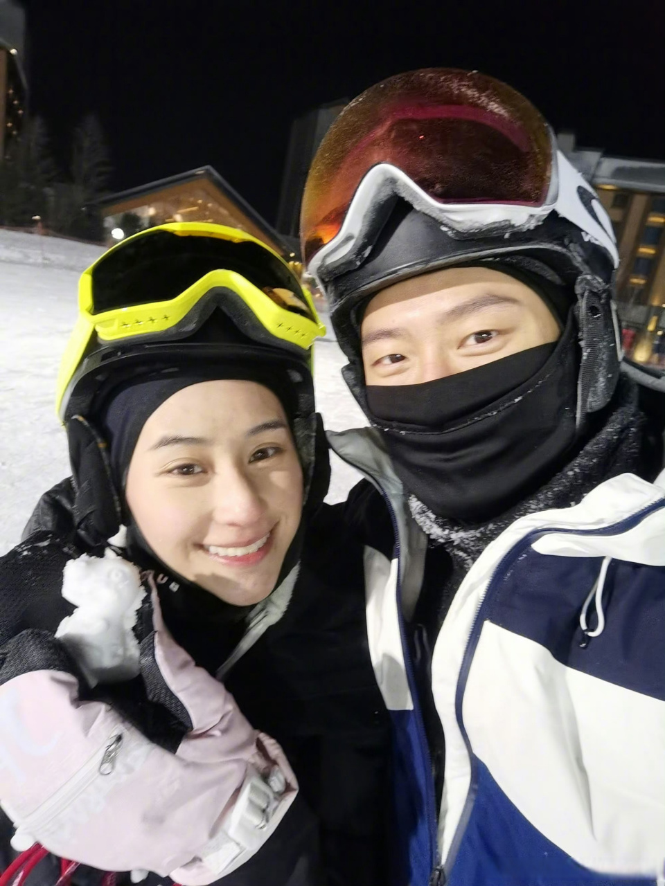 窦骁何超莲婚礼细节#港媒称邓紫棋是窦骁何超莲婚礼伴娘港媒爆料