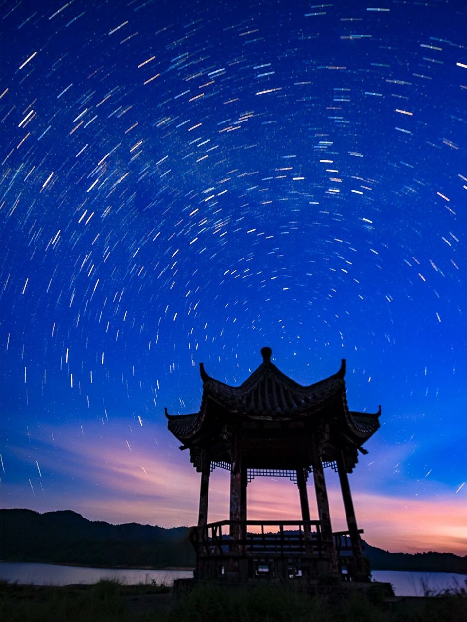 季夏夜的星空,杭州浙西天池今年份的银河 上次我拍银拱失败,就决定要
