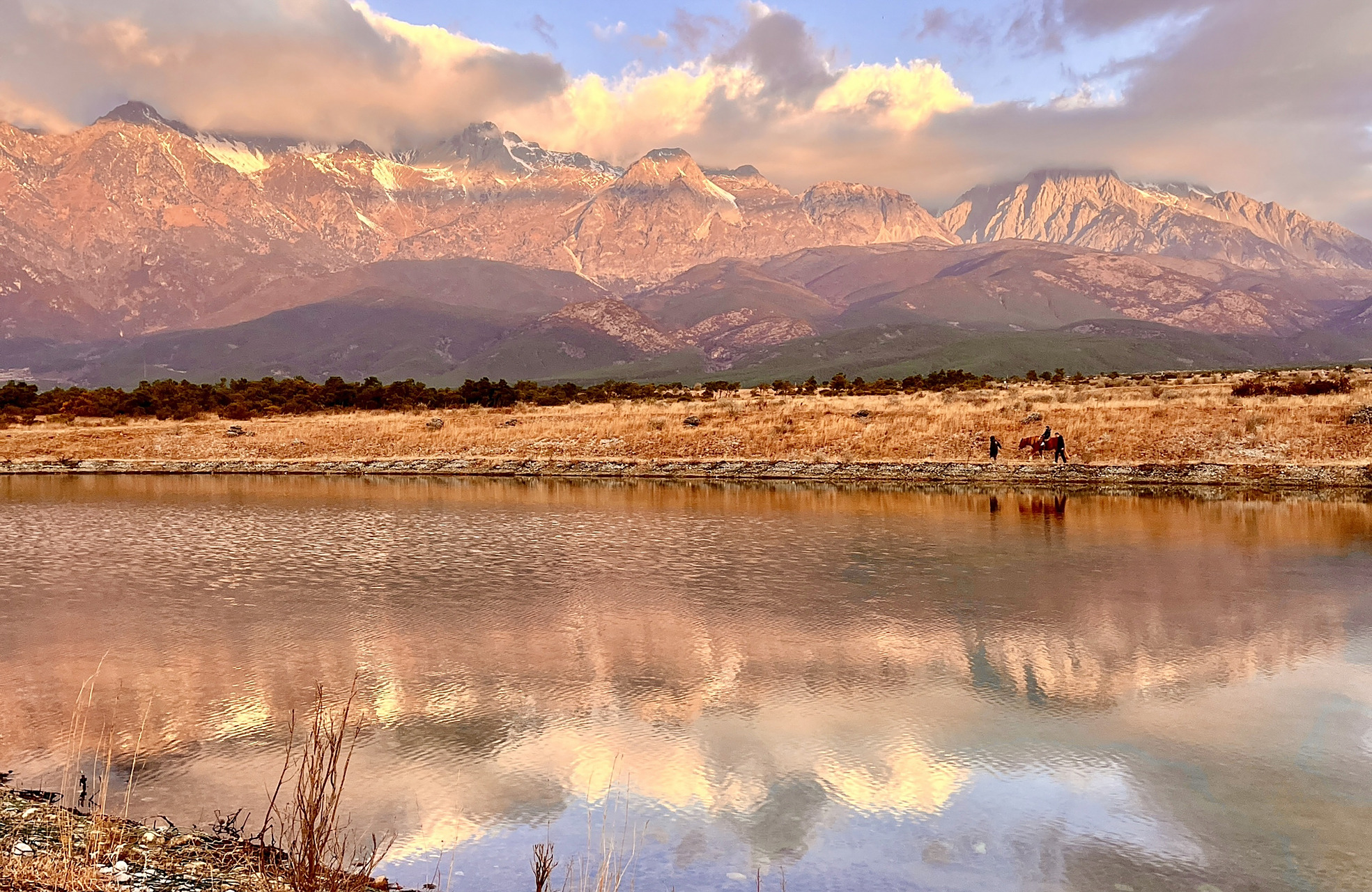 99丽江东巴谷 在丽江一共呆了三天,因为怕人挤人也怕高反,决定放弃