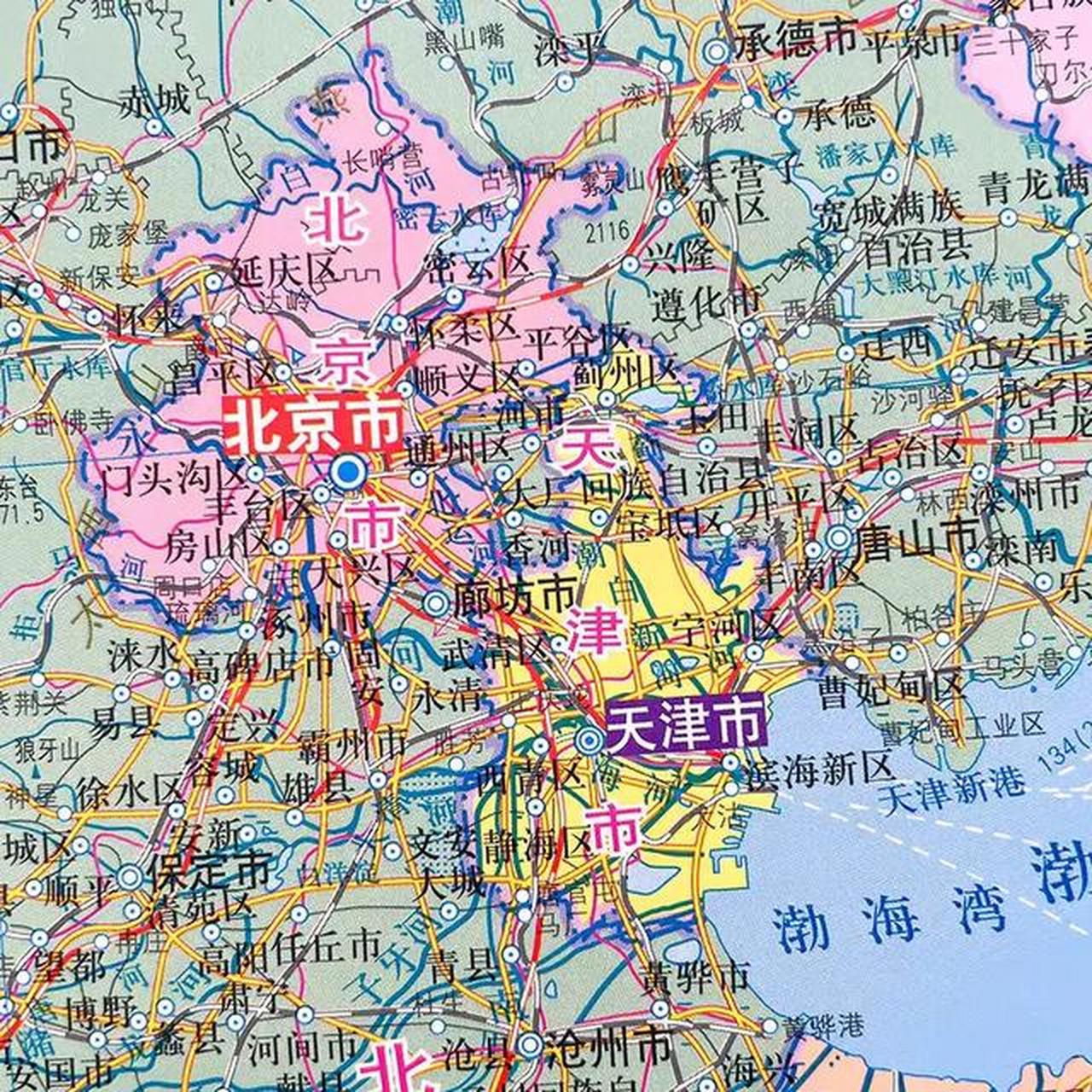 河北省区位条件最好的城市我觉得是廊坊,刚好夹在北京天津中间,不管是