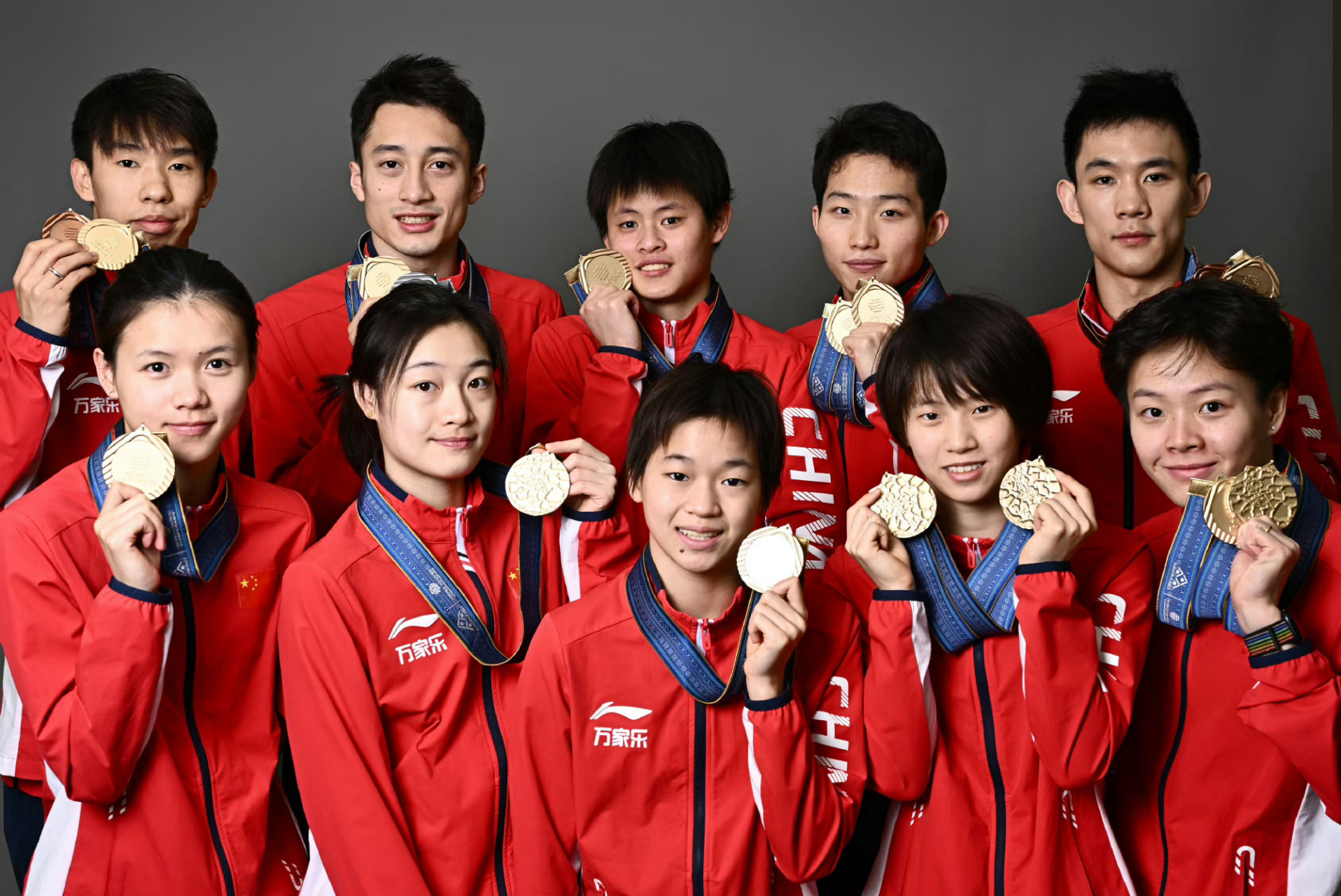 #中国跳水队冠军大合影#2023世界泳联锦标赛之旅圆满结束啦!!#中国跳