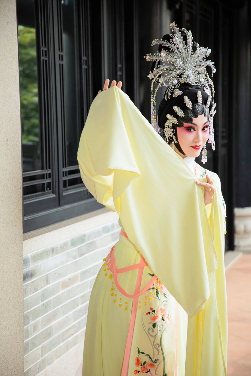 粤剧艺术博物馆粤剧戏曲体验唯美粤剧花旦 和京剧昆曲花旦造型相比